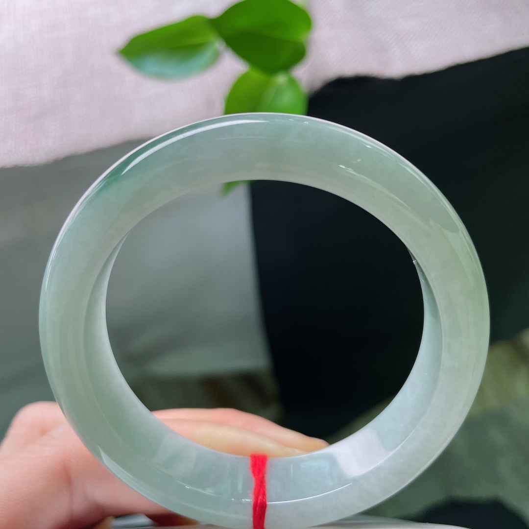 52.5/12.9/8.3，淡绿底正圈，一抹油青点缀其中，江南烟雨皆痴缠，ss49266a