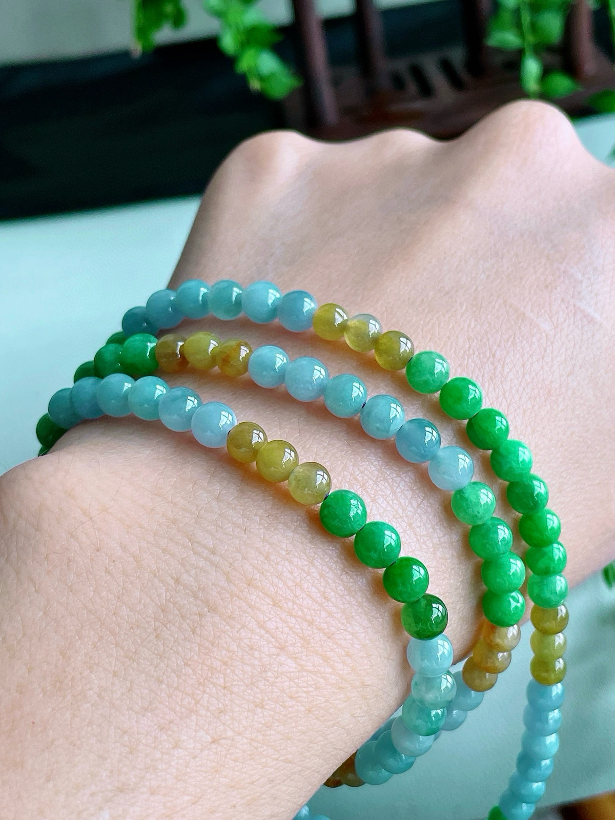 【珠子】冰多宝珠链圆珠珠子珠链
【说明】缅料 性价比高  
【尺寸】5.5mm，34cm