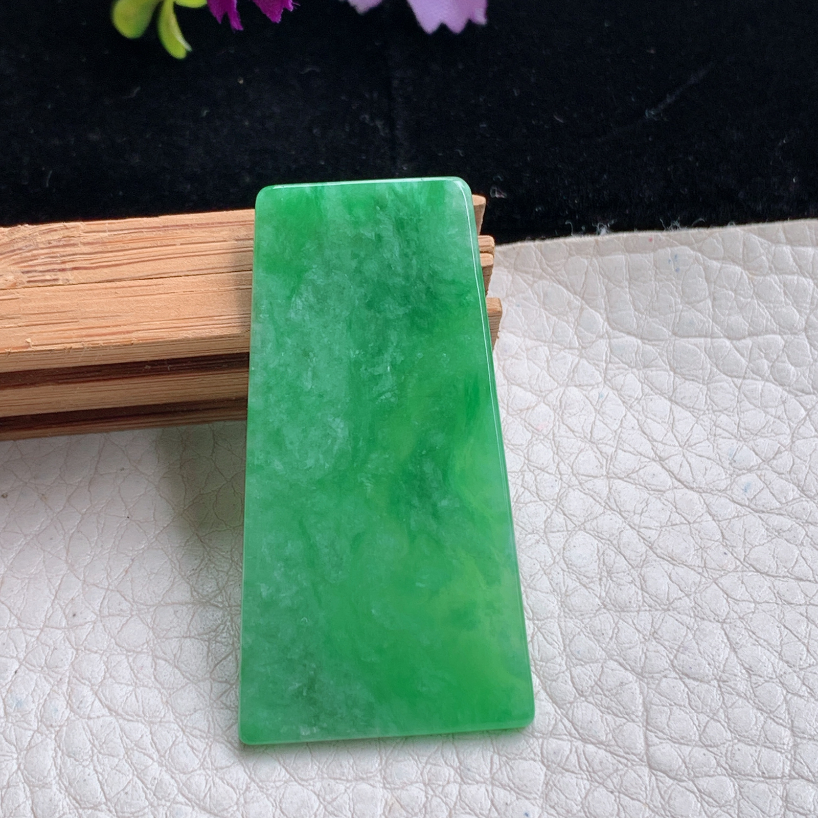 zz3实拍48.5*25.8*2.7缅甸翡翠满绿平安无事牌吊坠 飘绿意境无字牌素面玉坠