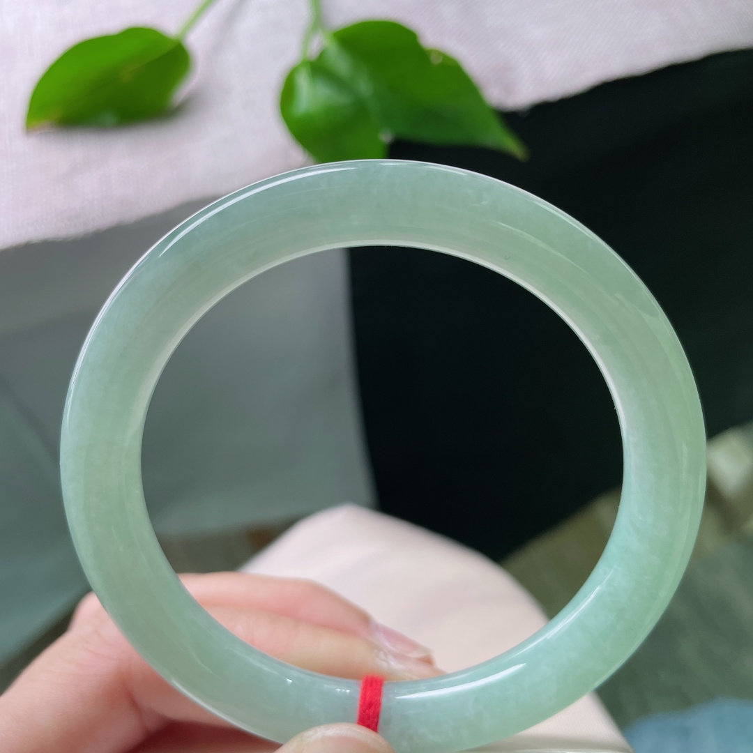 60.4/9.9果绿圆条，大圈口，料子细腻干净，心有清绿，自在欢喜，ss48994a