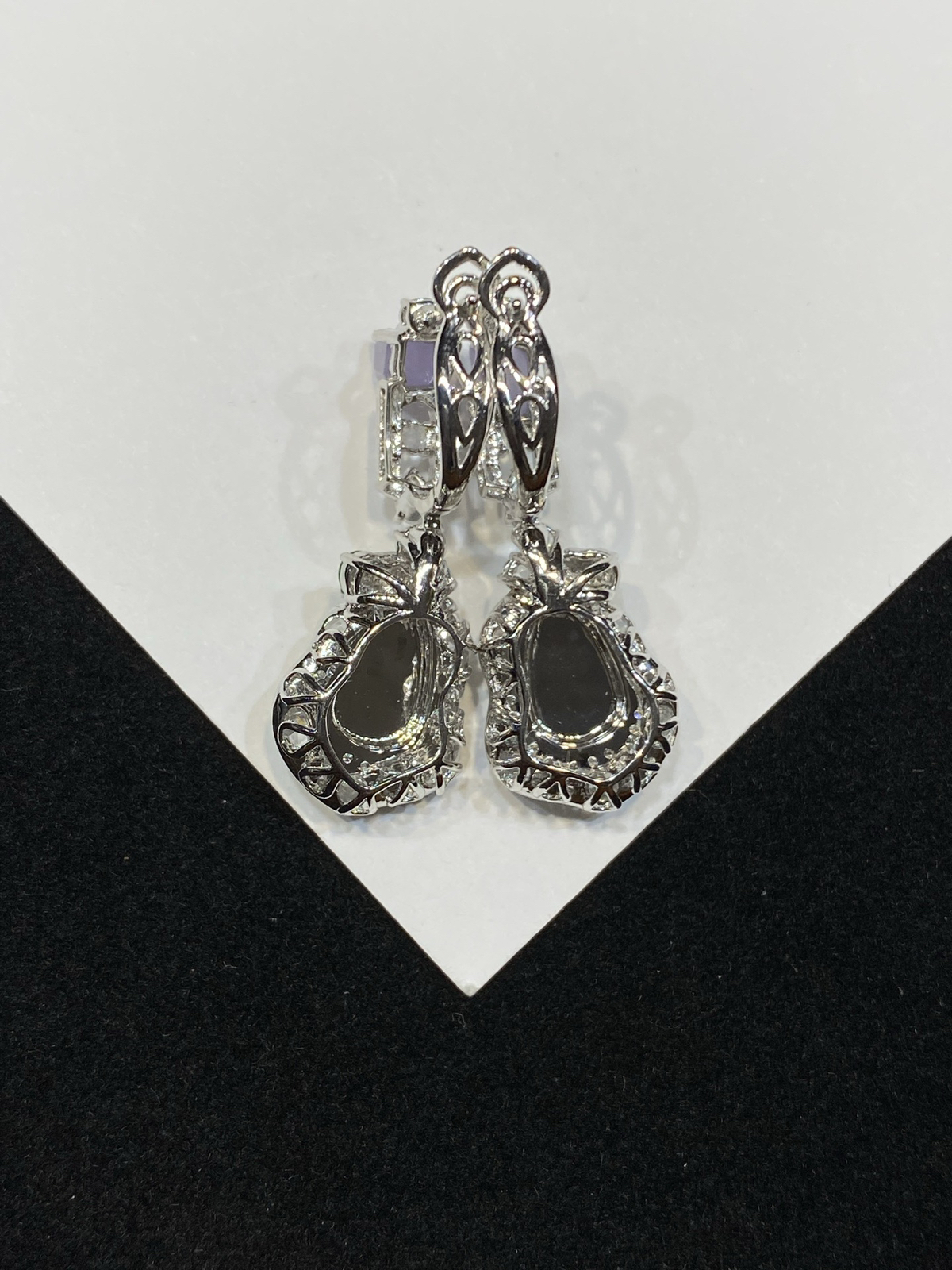 高冰 起光 福豆 耳扣 耳坠 18k

整体尺寸30.8-11.8-7