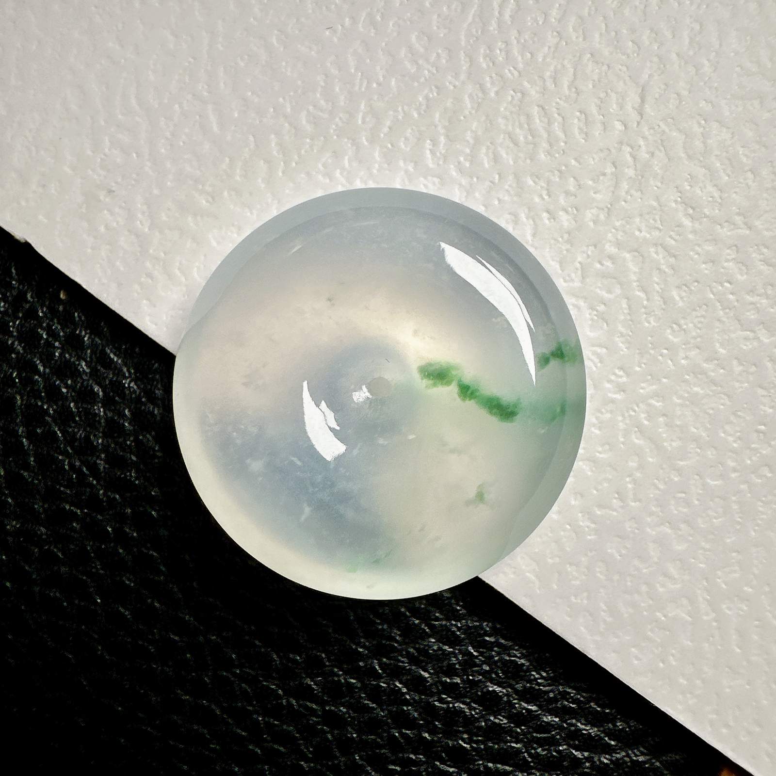 【冰种飘绿平安扣】质地细腻，品质很好，冰感十足，胶感明显，收藏品质