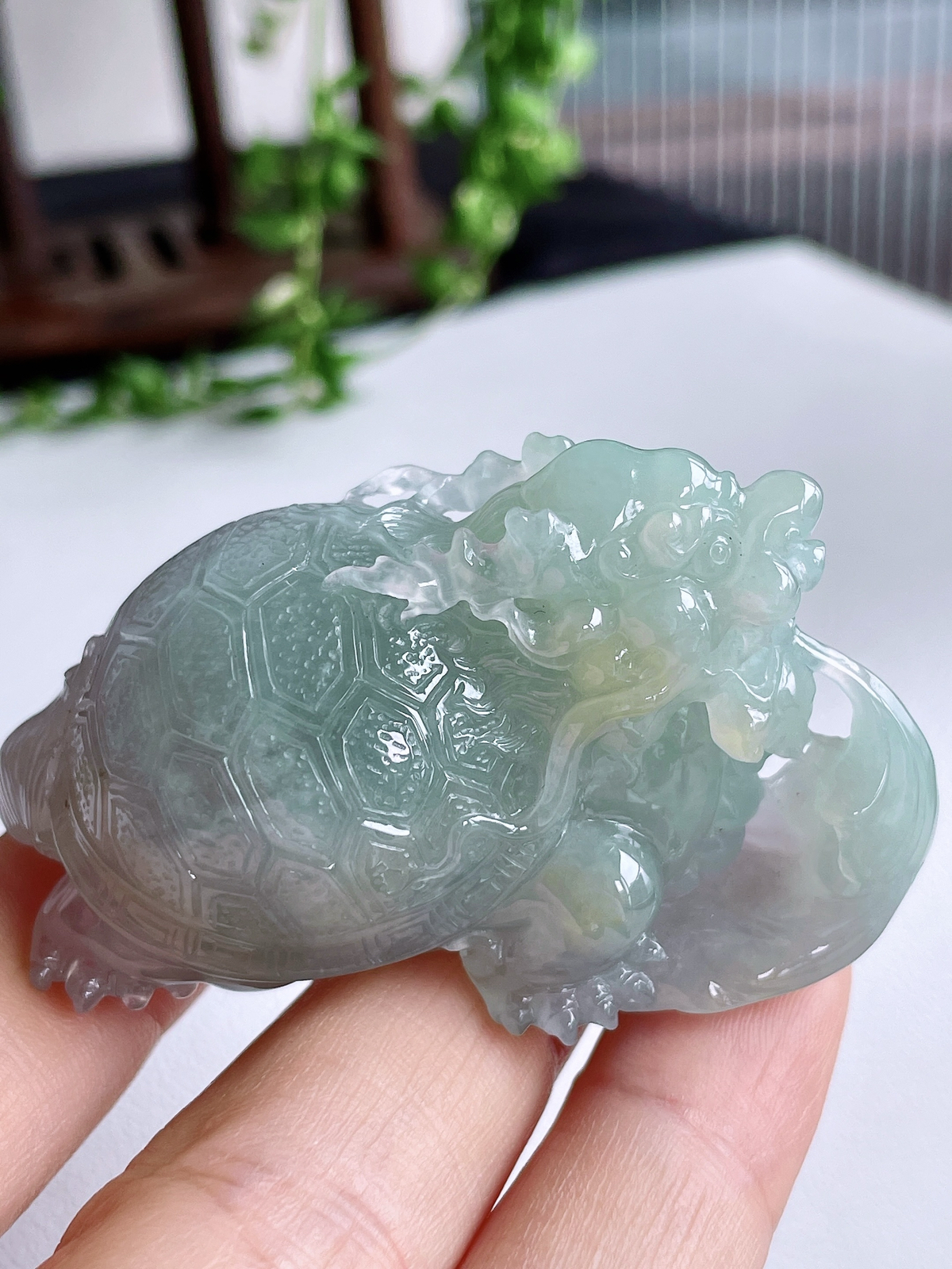 【裸石】冰春彩龙龟吊坠
【说明】缅料 性价比高  
【尺寸】57-34-31.4