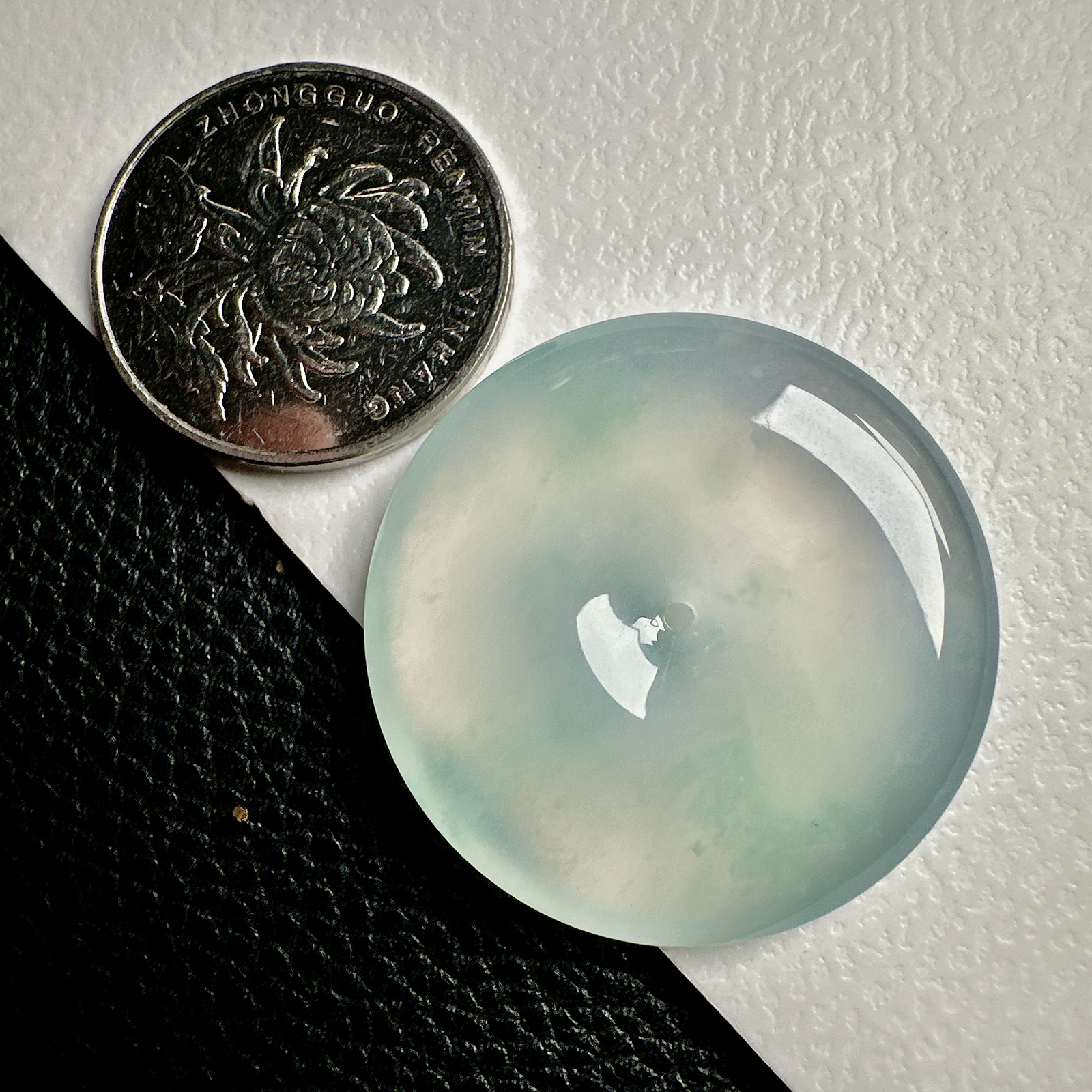 【冰种飘花平安扣】质地细腻，品质很好，冰感十足，胶感明显，收藏品质