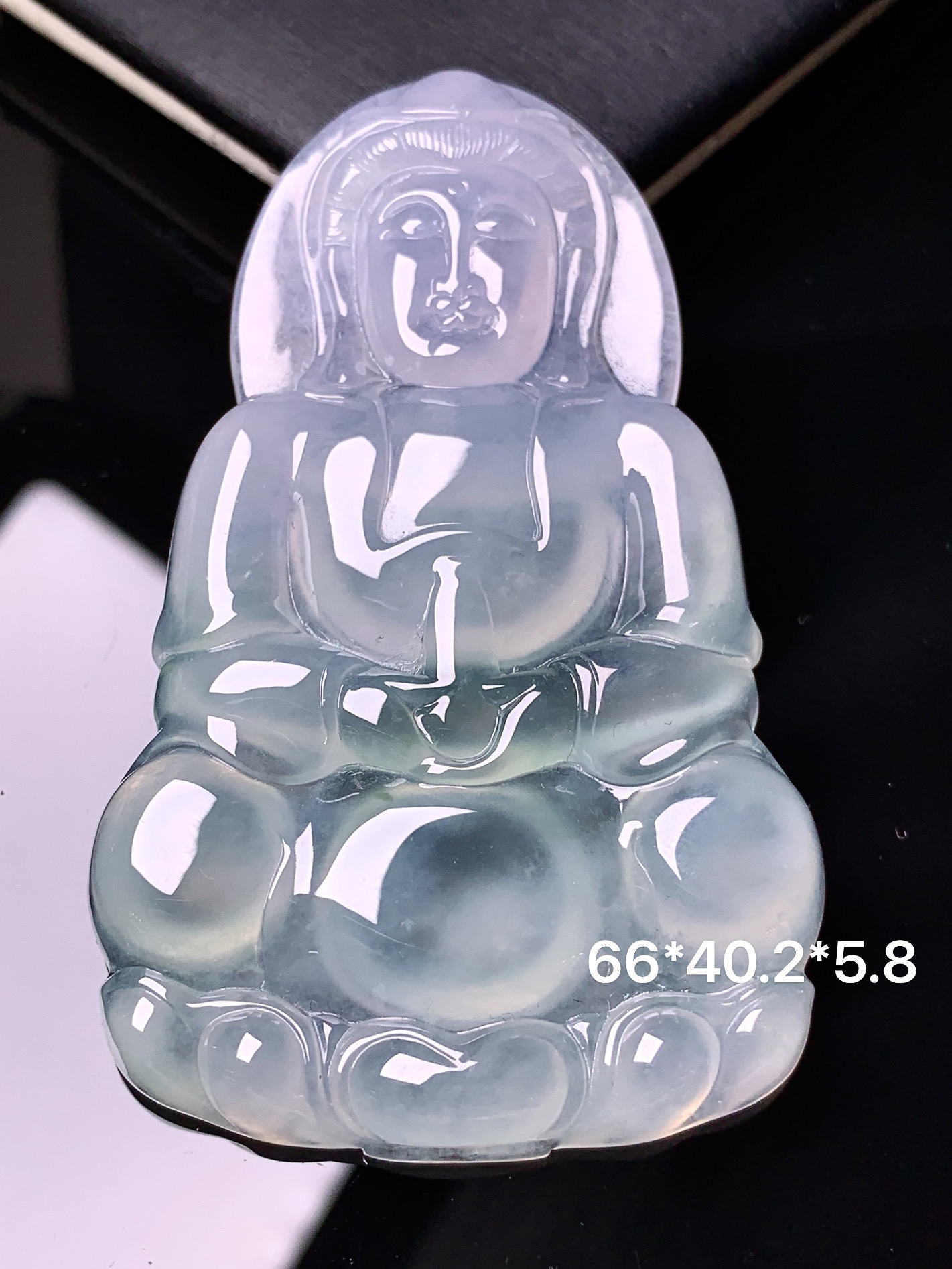 冰种飘绿观音菩萨吊坠 玉质细腻 色泽艳丽清新 水润亮眼 整体尺寸66*40.2*5.8y2