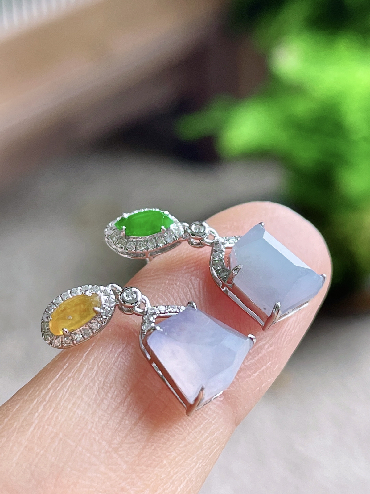 【镶嵌】冰紫罗兰随形耳坠
【说明】缅料 18k金镶嵌 性价比高  
【整体】20-6.3-5.4
【裸石】6.7-5.7-3