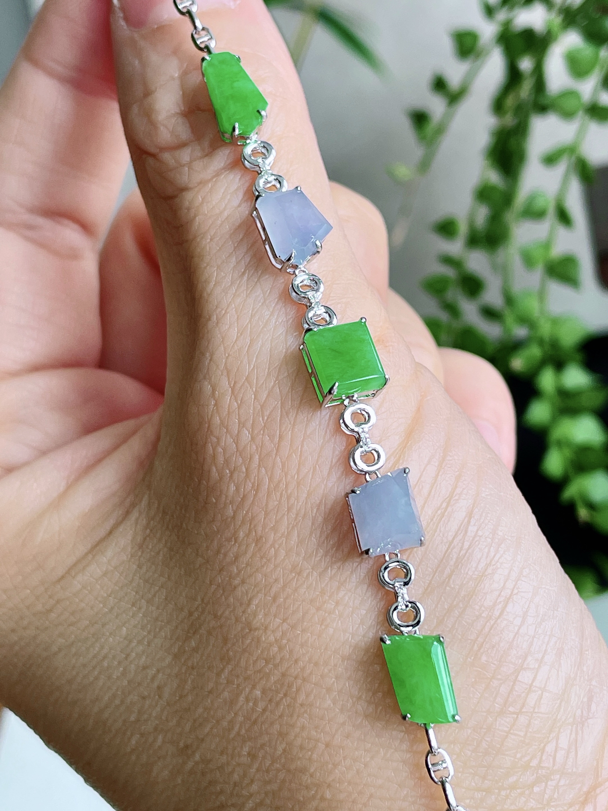 【镶嵌】冰双彩随形手链
【说明】缅料 18k金镶嵌 性价比高  
【整体】6.4-5.5-4
【裸