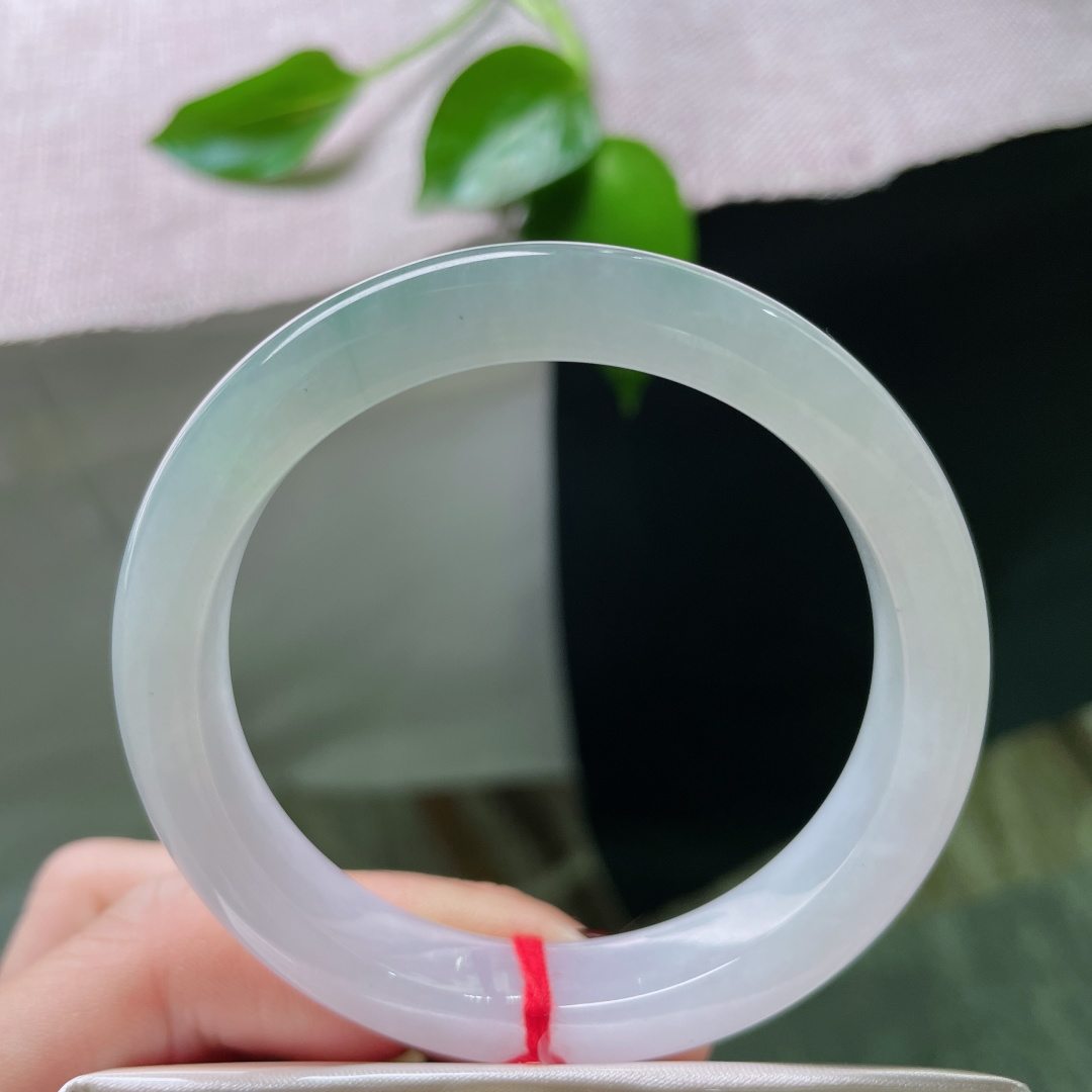 52.9/10.1/8.1，淡紫淡绿正圈，清浅却不单薄、有韵而不张扬的气质。，ss50308a