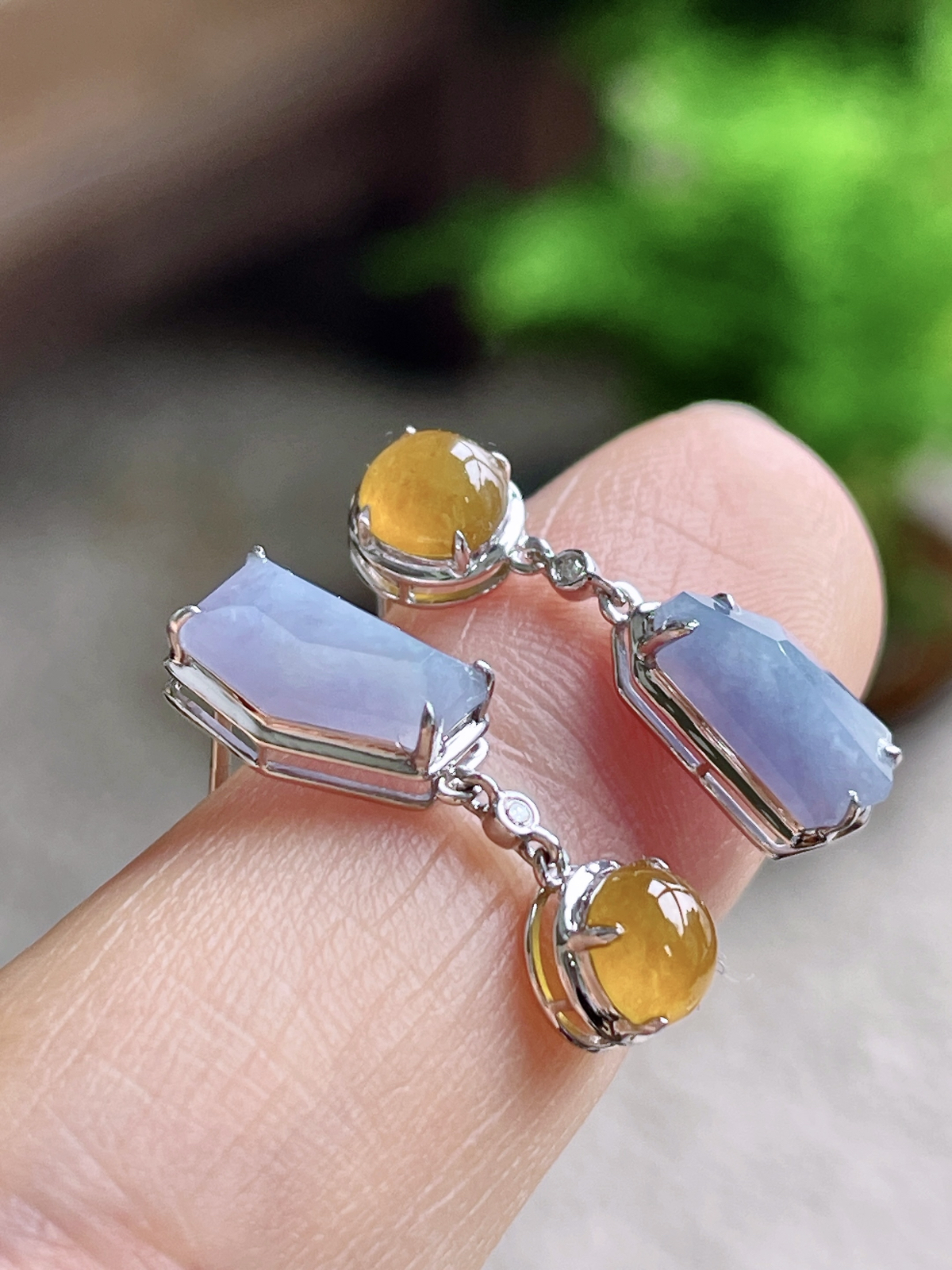 【镶嵌】冰紫罗兰随形耳坠
【说明】缅料 18k金镶嵌 性价比高  
【整体】21-5.3-4.5
【裸石】9.5-4.2-2.6