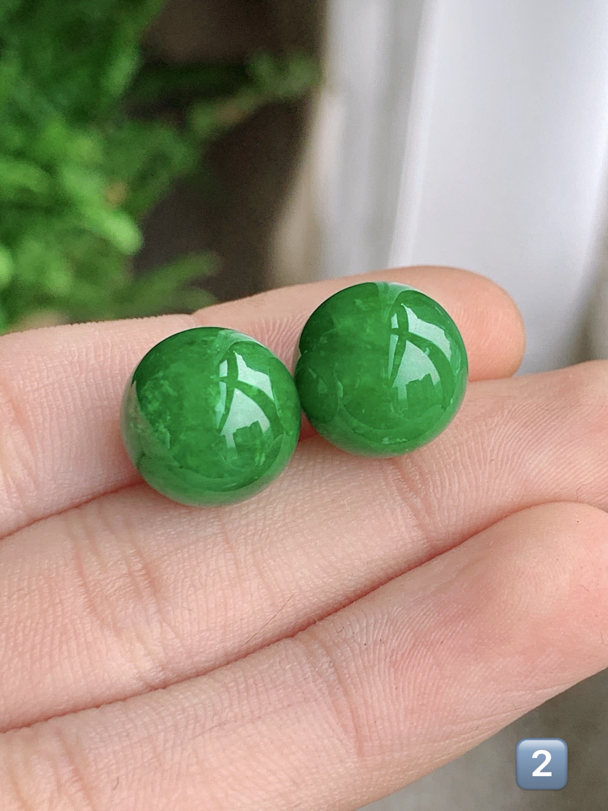 缅甸天然翡翠A货，冰阳绿珠子单珠，尺寸：12.7mm/
一颗价格。