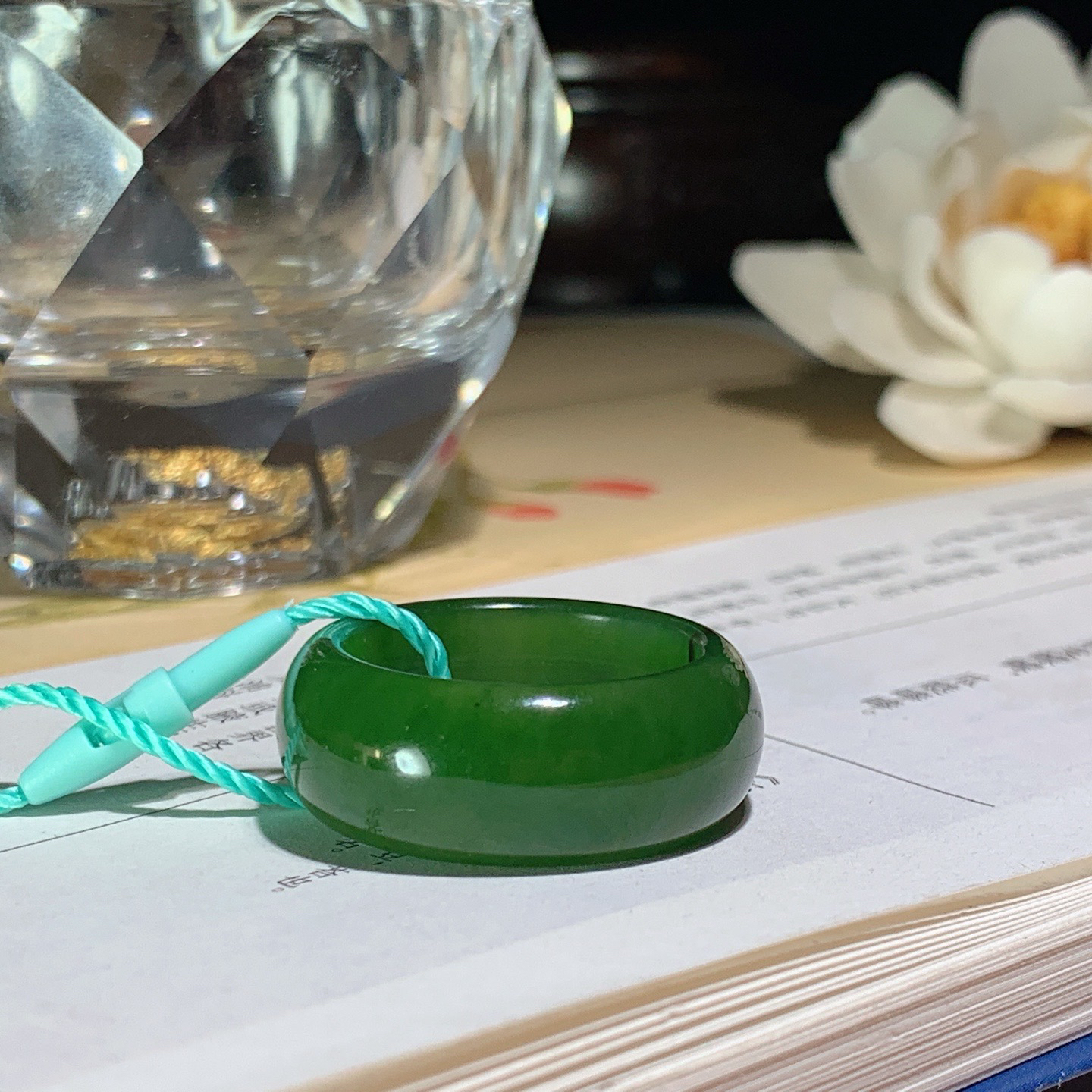 和田玉阳绿俄罗斯碧玉扳指挂件 内径20尺寸10/4！玉质细腻油润 底色纯净 脂粉好，品质好。lt260402