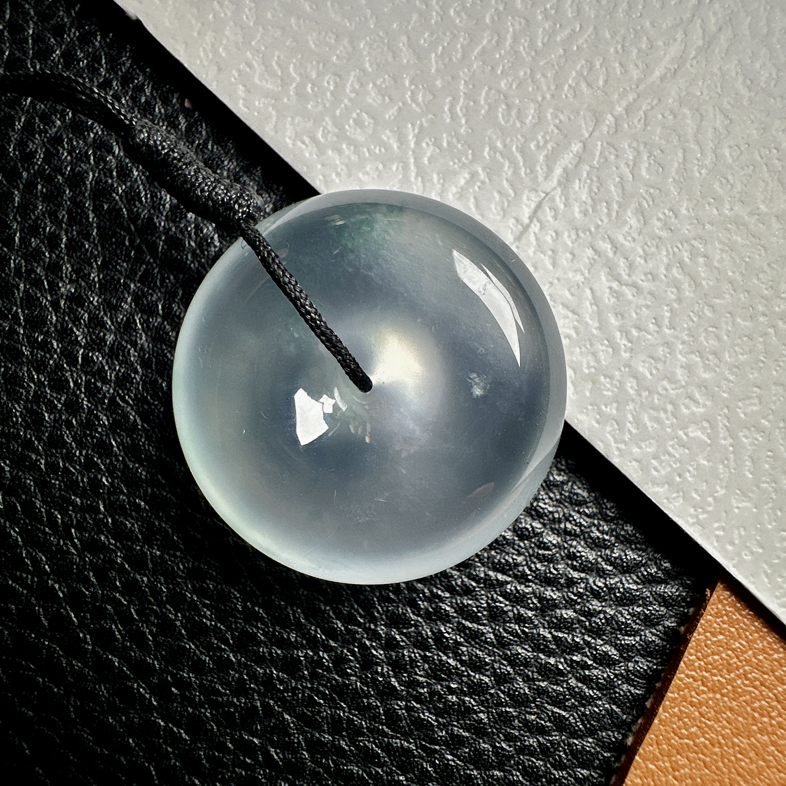 【冰种肥平安扣】质地细腻冰润，品质很好，冰感十足，胶感明显，收藏品质。