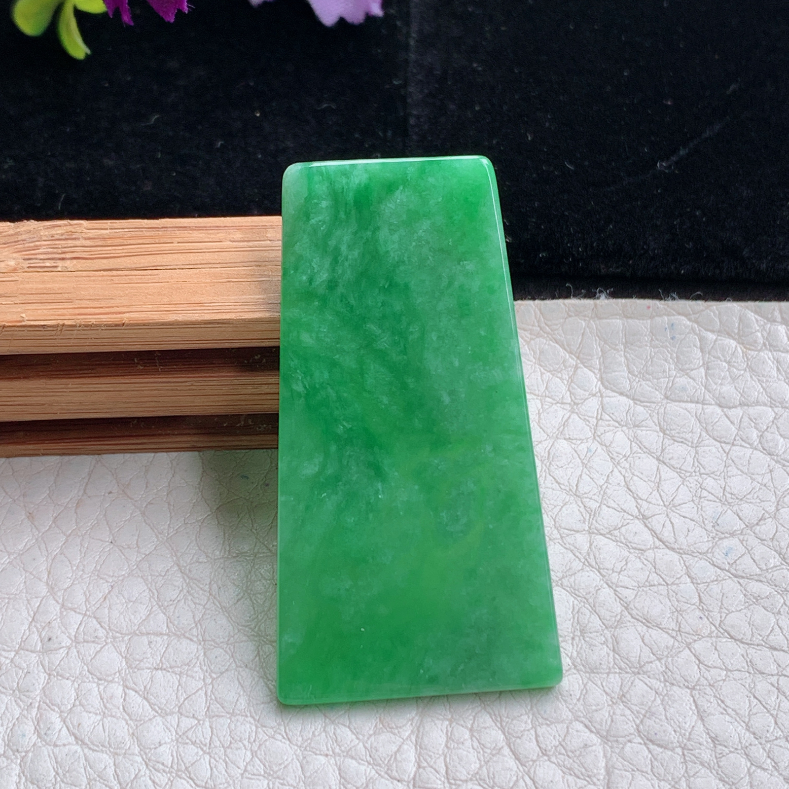 zz3实拍48.5*25.8*2.7缅甸翡翠满绿平安无事牌吊坠 飘绿意境无字牌素面玉坠