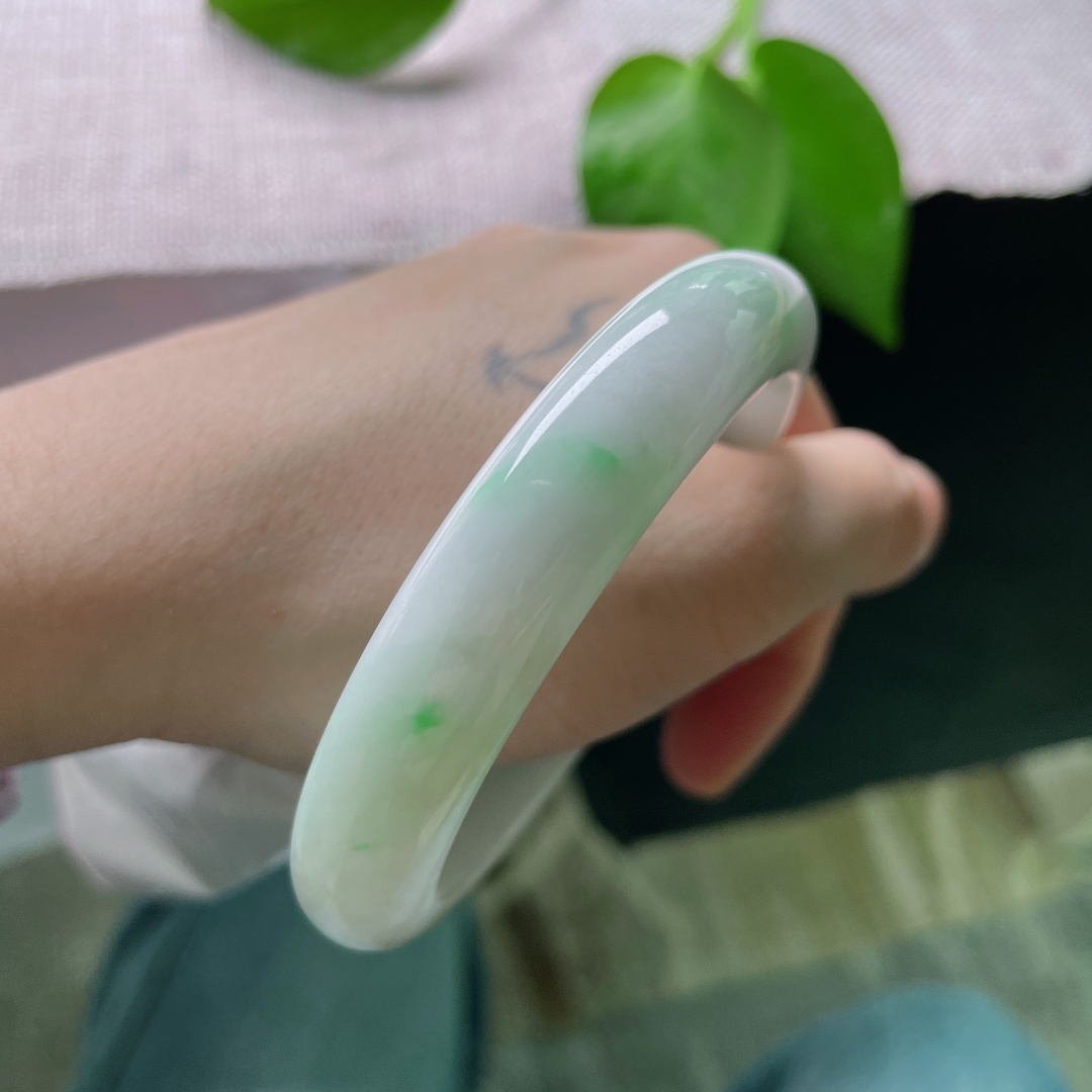 58.7/12.2/8.5，白底青正圈，水头好，肉质细腻，干净，娉婷袅娜，皮纹，ss50275a