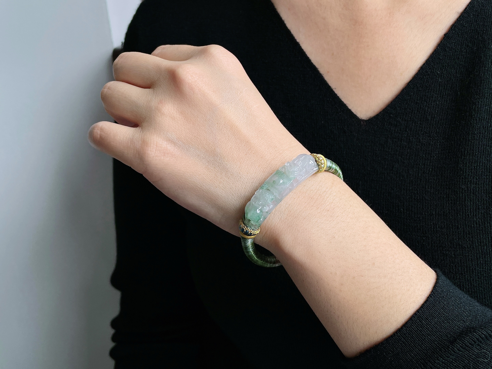 【裸石】冰飘花貔貅手绳手牌
【说明】缅料 性价比高  
【尺寸】45.5-10.1-10.8