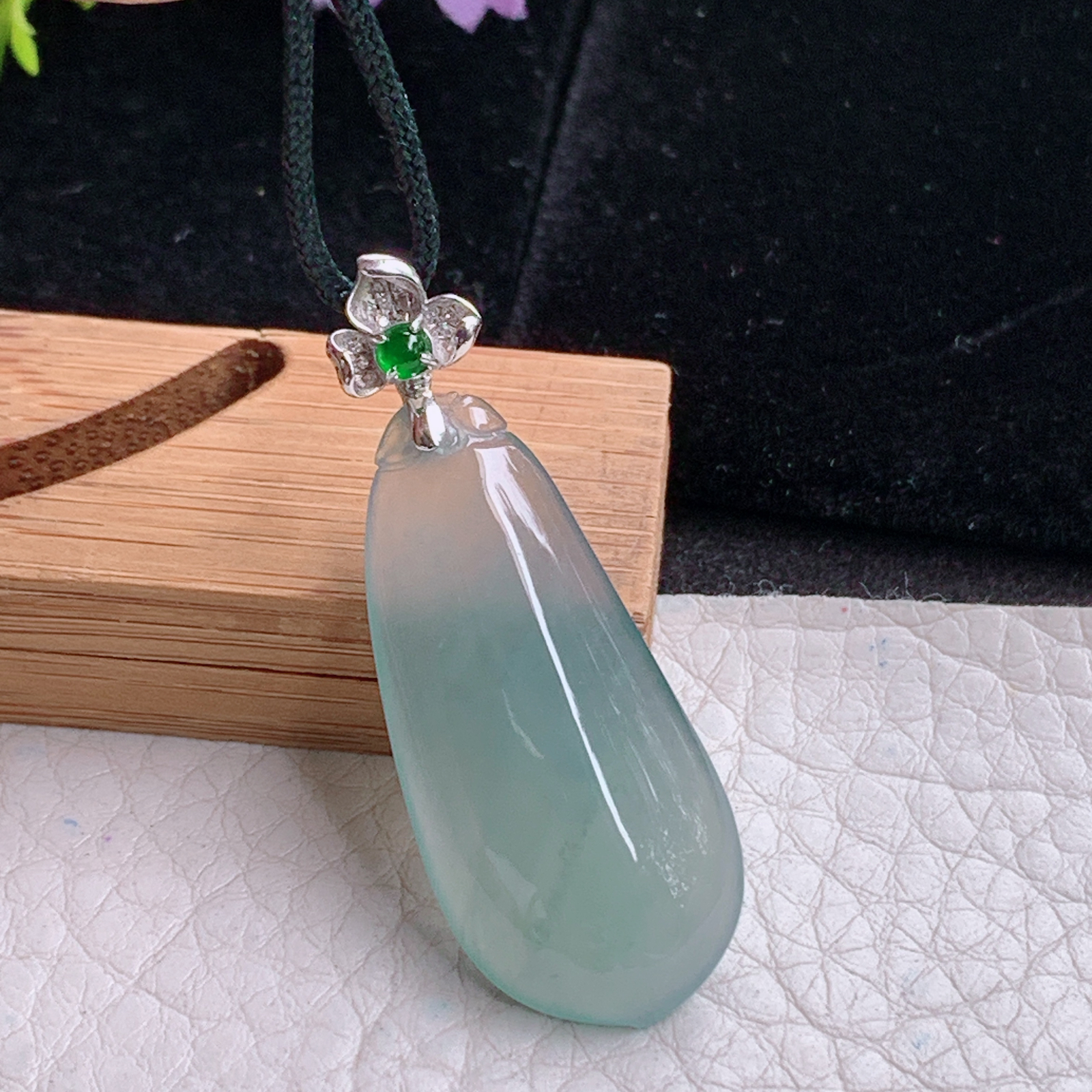 zz3实拍玉石34.5*16*5.6缅甸翡翠天空蓝冰种福瓜吊坠 镶金锁饱满玉坠