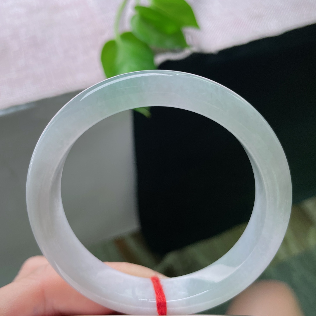 57/13.1/8.2，淡绿底正圈，水头好，质地温润细腻，软玉温香，棉团，ss49807a