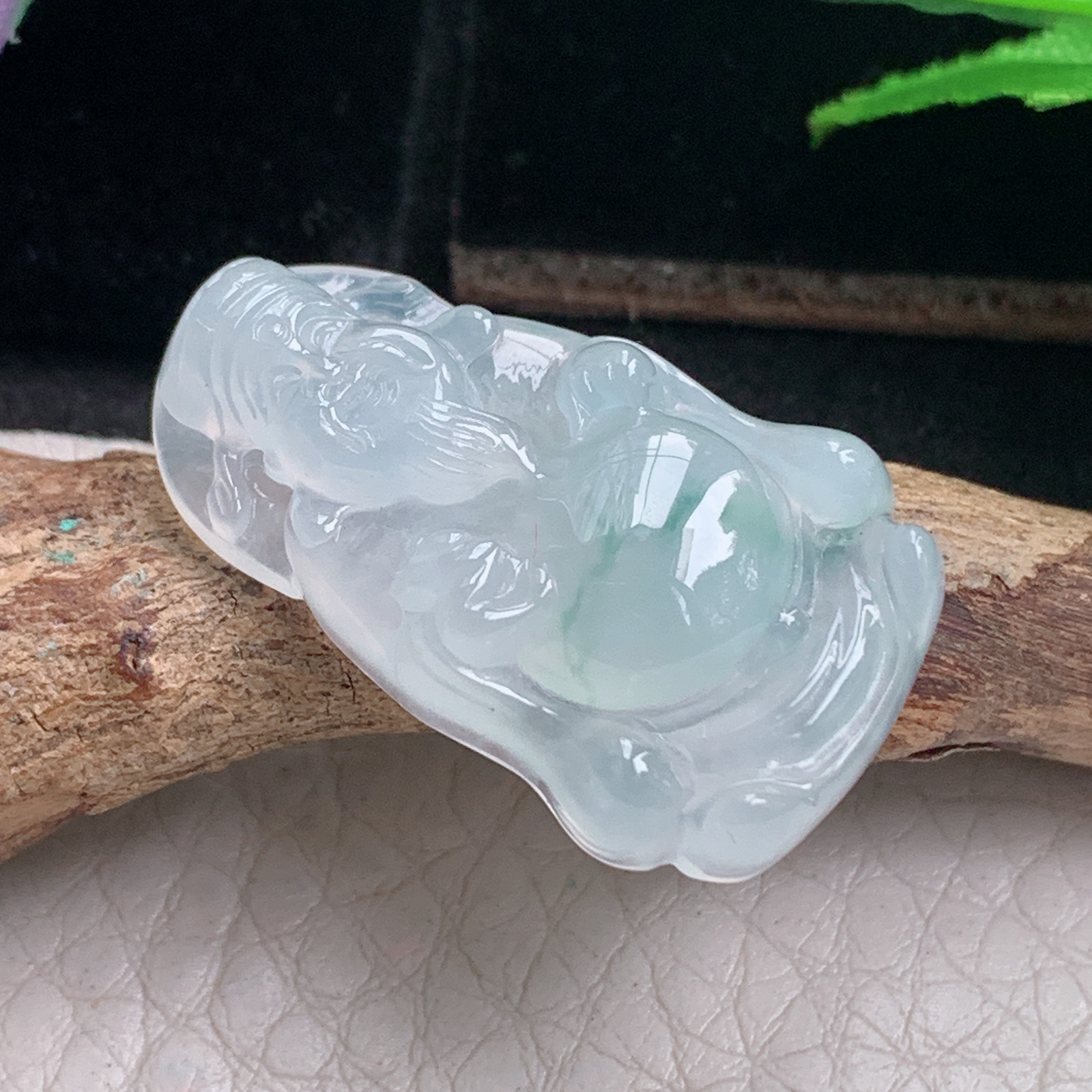 lz实拍29.5*18.3*6.2天然缅甸翡翠立体冰飘花财爷 财神爷玉吊坠 玉挂件