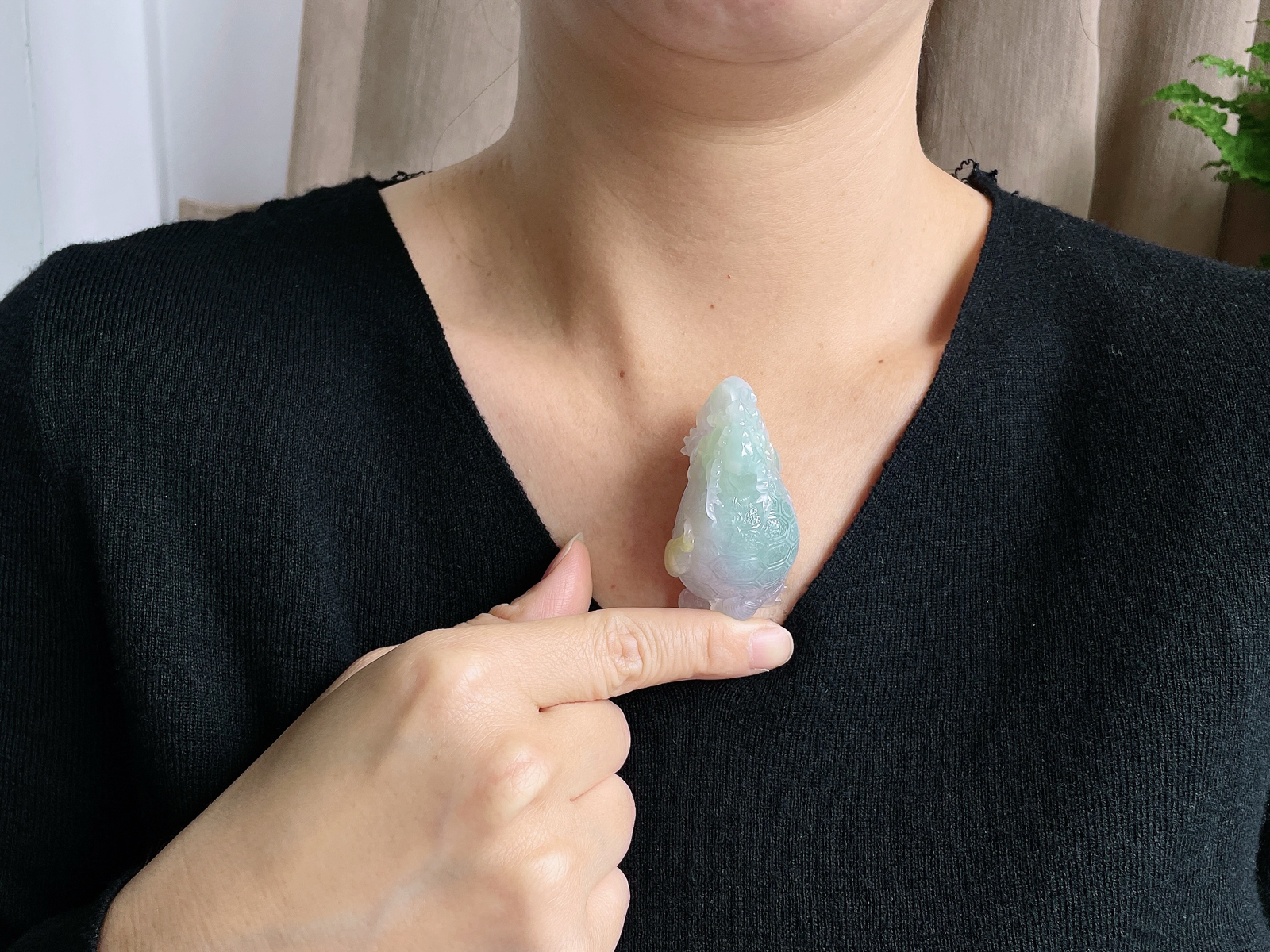 【裸石】冰春彩龙龟吊坠
【说明】缅料 性价比高  
【尺寸】57-34-31.4