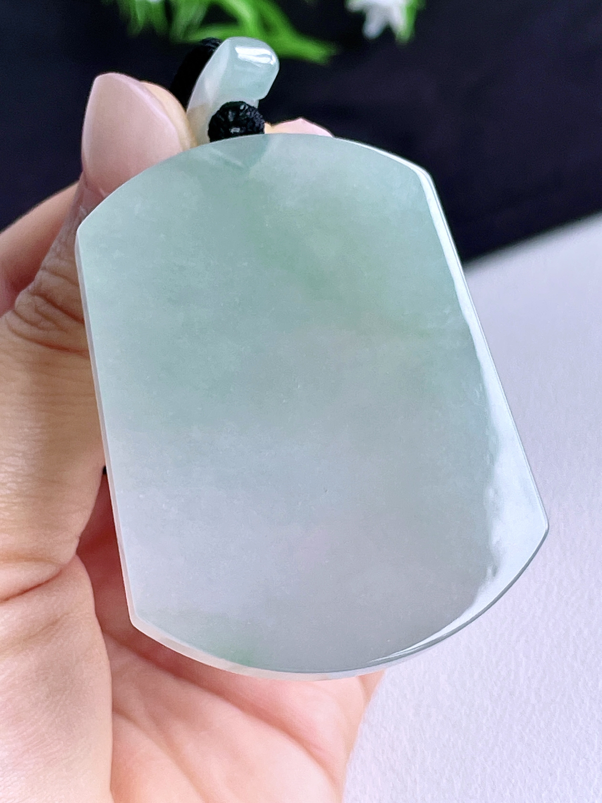 冰飘花仿古牌无事牌吊坠
【说明】缅料 完美 性价比高  
【尺寸】55.8-41.7-5.6