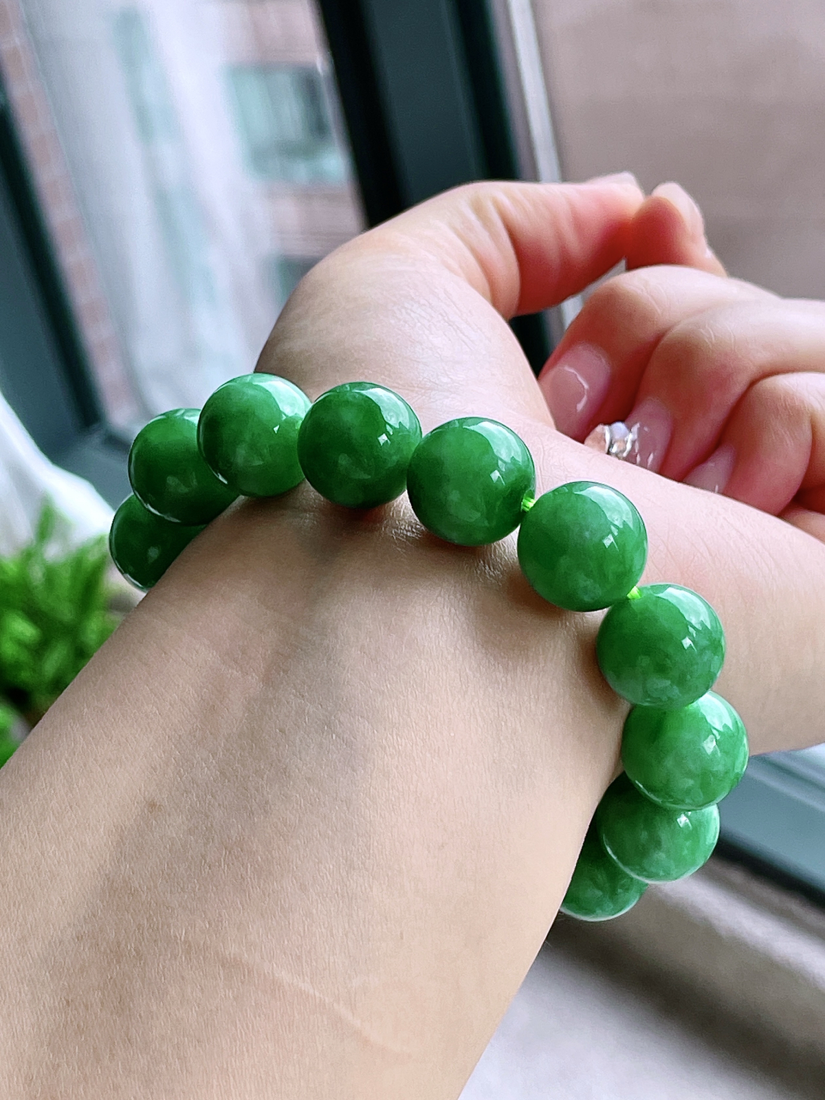 【珠子】冰阳绿手串圆珠珠子手串
【说明】缅料 性价比高  
【尺寸】14.4mm