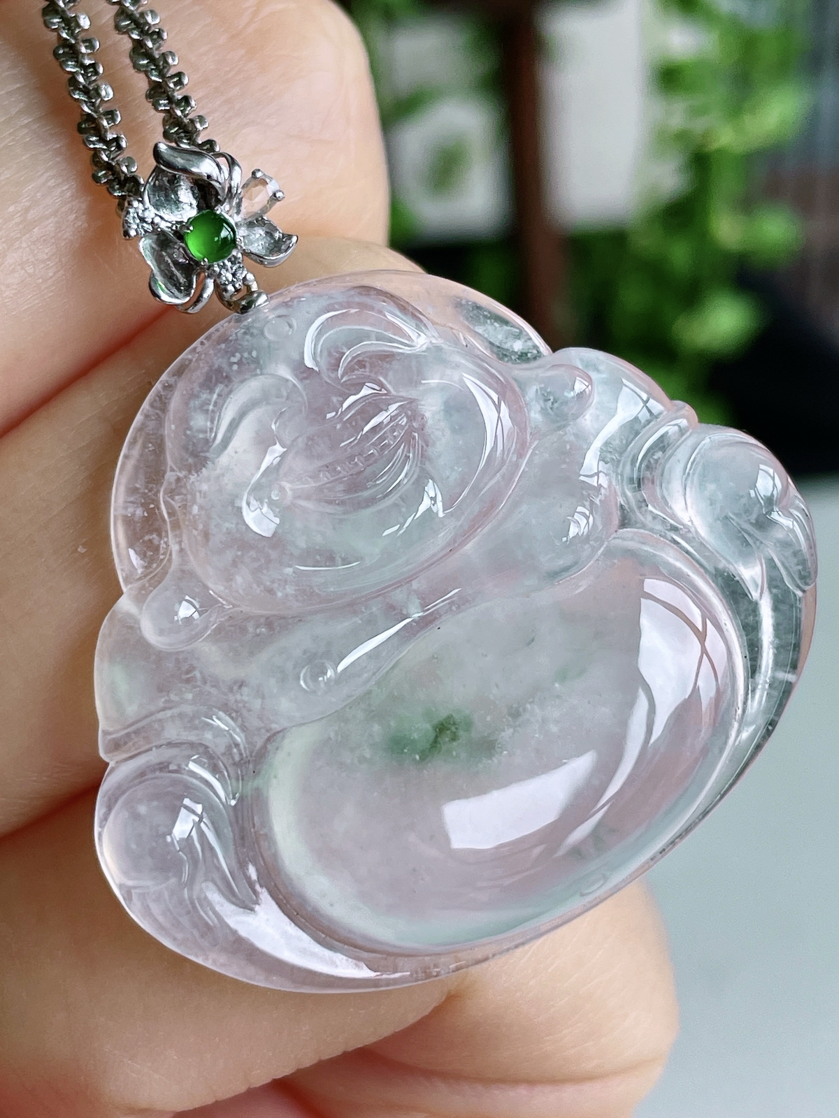 【镶嵌】冰飘花佛公吊坠  
【说明】缅料 18k金镶嵌 性价比高  
【整体】37
【裸石】34.7-30-5.5