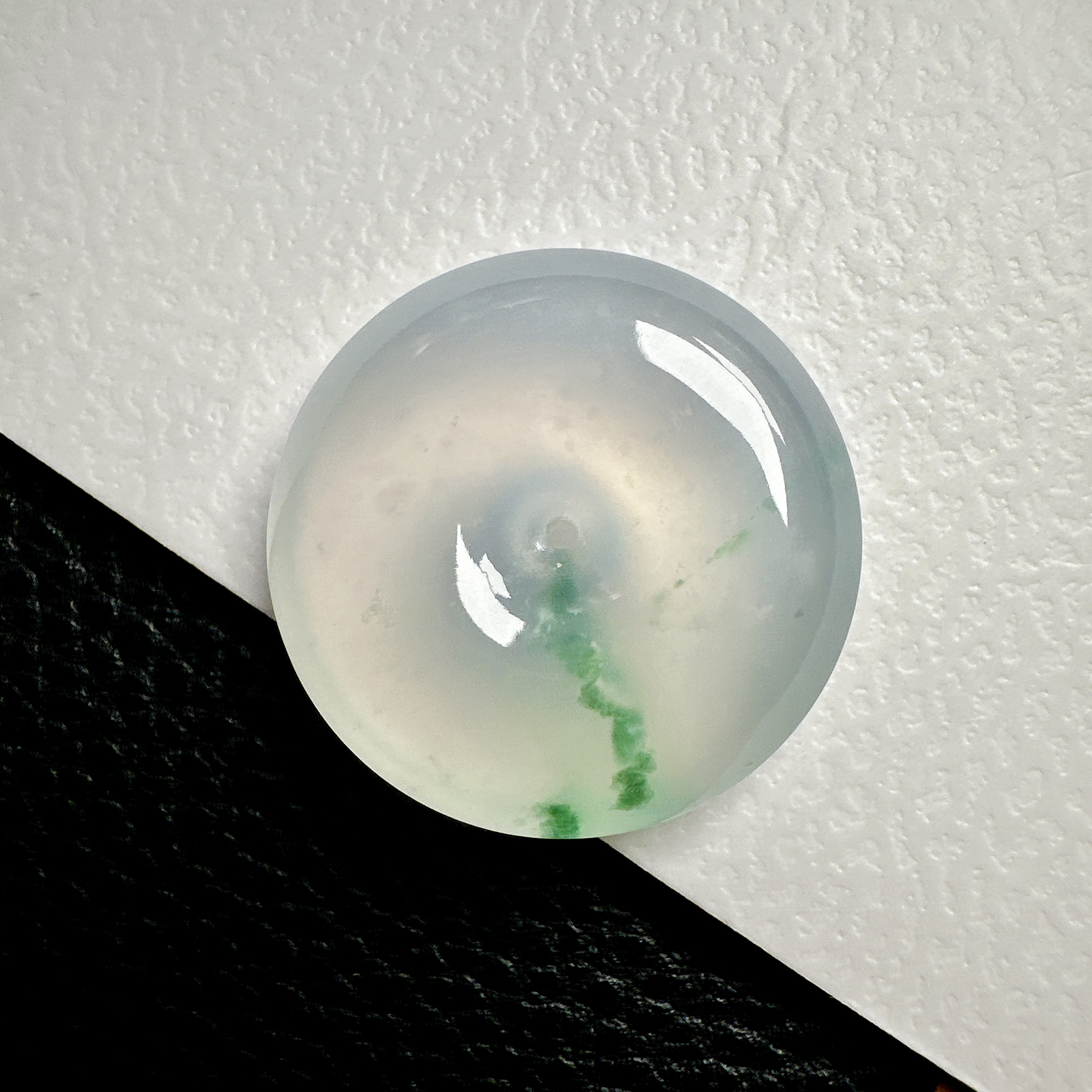 【冰种飘绿平安扣】质地细腻，品质很好，冰感十足，胶感明显，收藏品质