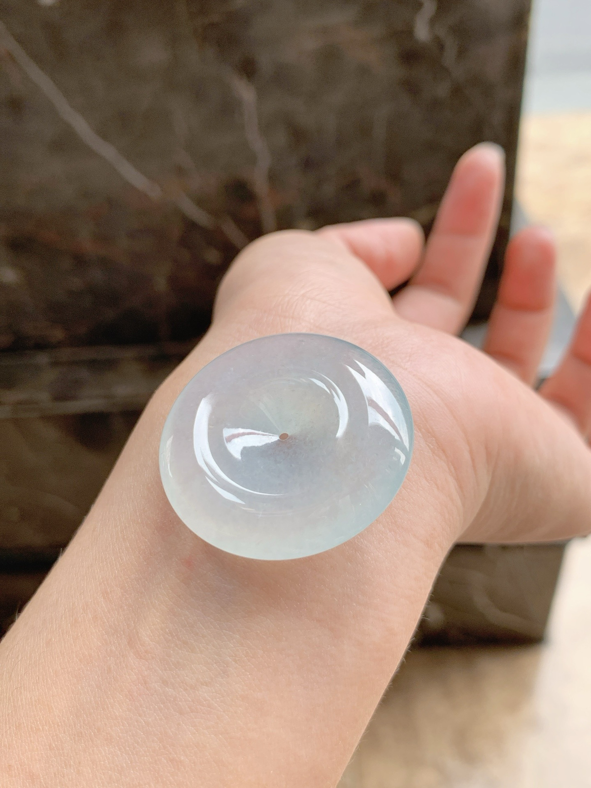 晴水·平安扣

胶润饱满的厚装平安扣，晴水悠悠，把圆满与贵气戴在身上