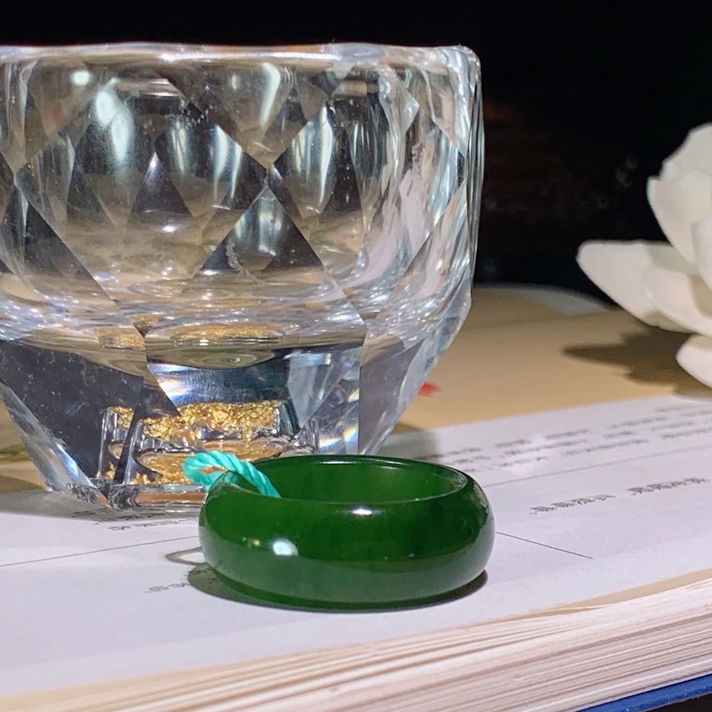 和田玉阳绿俄罗斯碧玉扳指挂件 内径18尺寸9/4！玉质细腻油润 底色纯净 脂粉好，品质好。lt260402