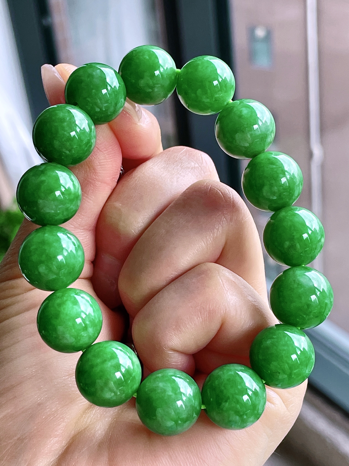 【珠子】冰阳绿手串圆珠珠子手串
【说明】缅料 性价比高  
【尺寸】14.4mm