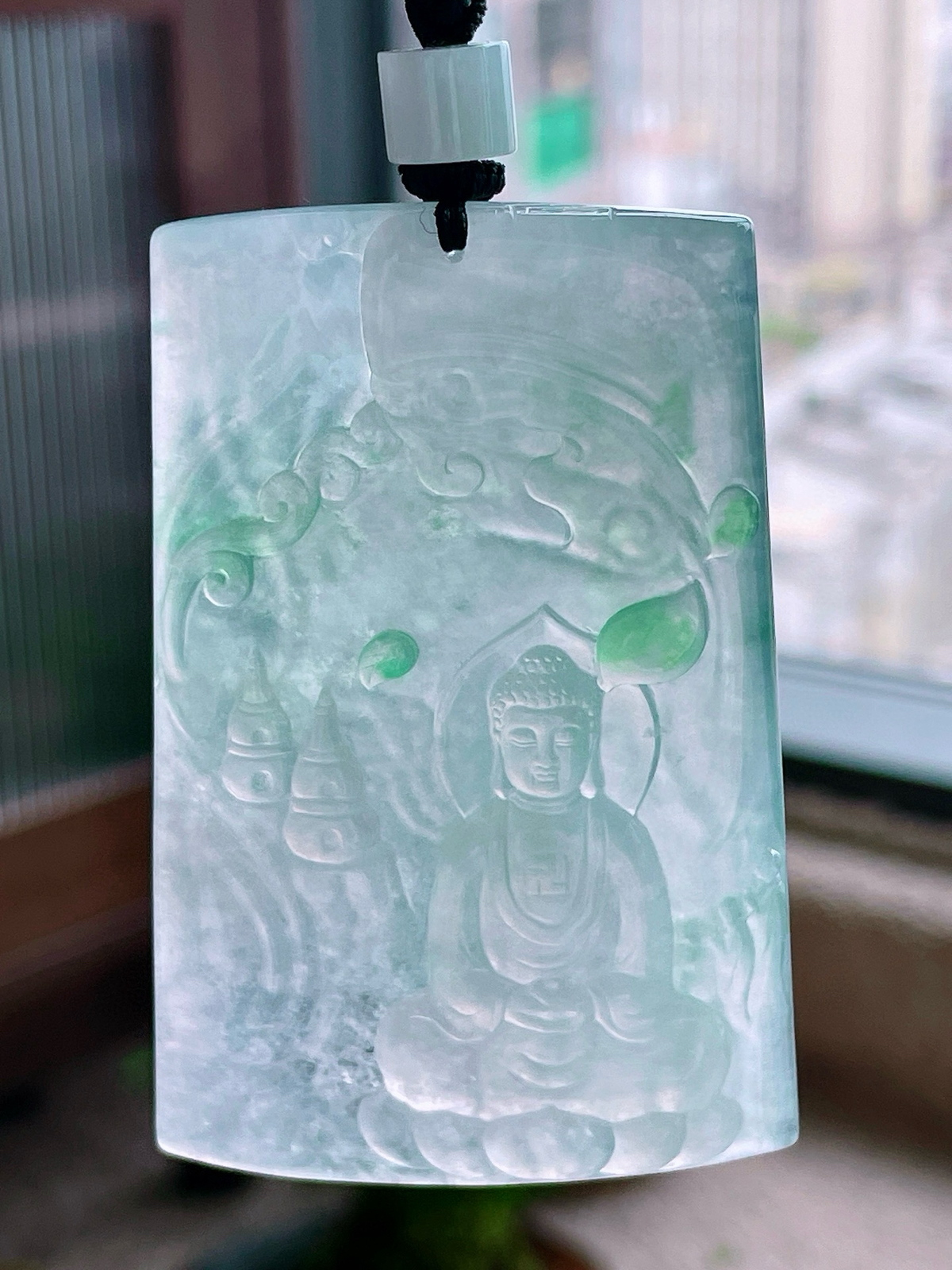 【裸石】冰飘花大日如来佛牌吊坠
【说明】缅料 性价比高  
【尺寸】68-44-5.8