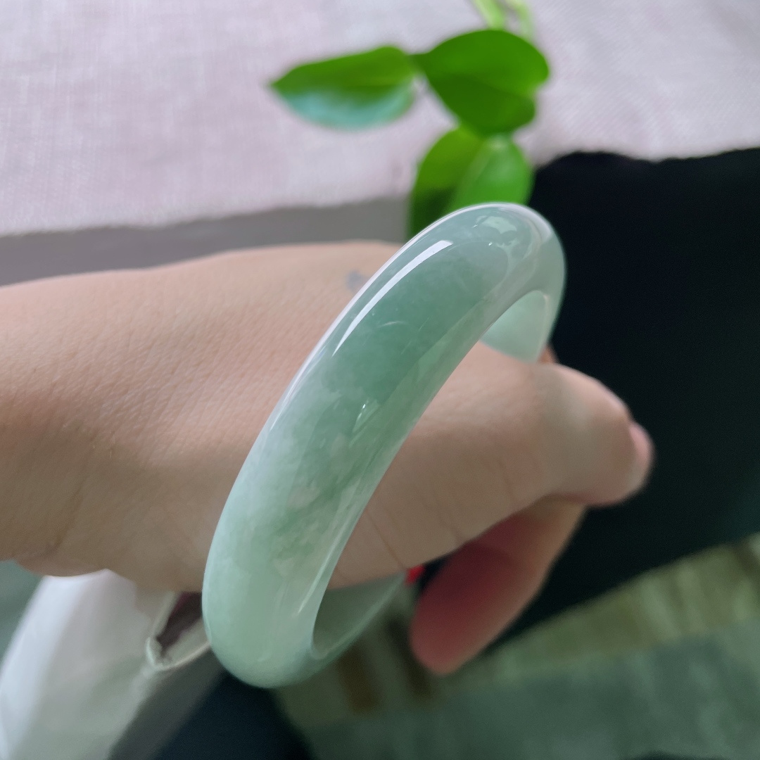 52.5/12.9/8.3，淡绿底正圈，一抹油青点缀其中，江南烟雨皆痴缠，ss49266a