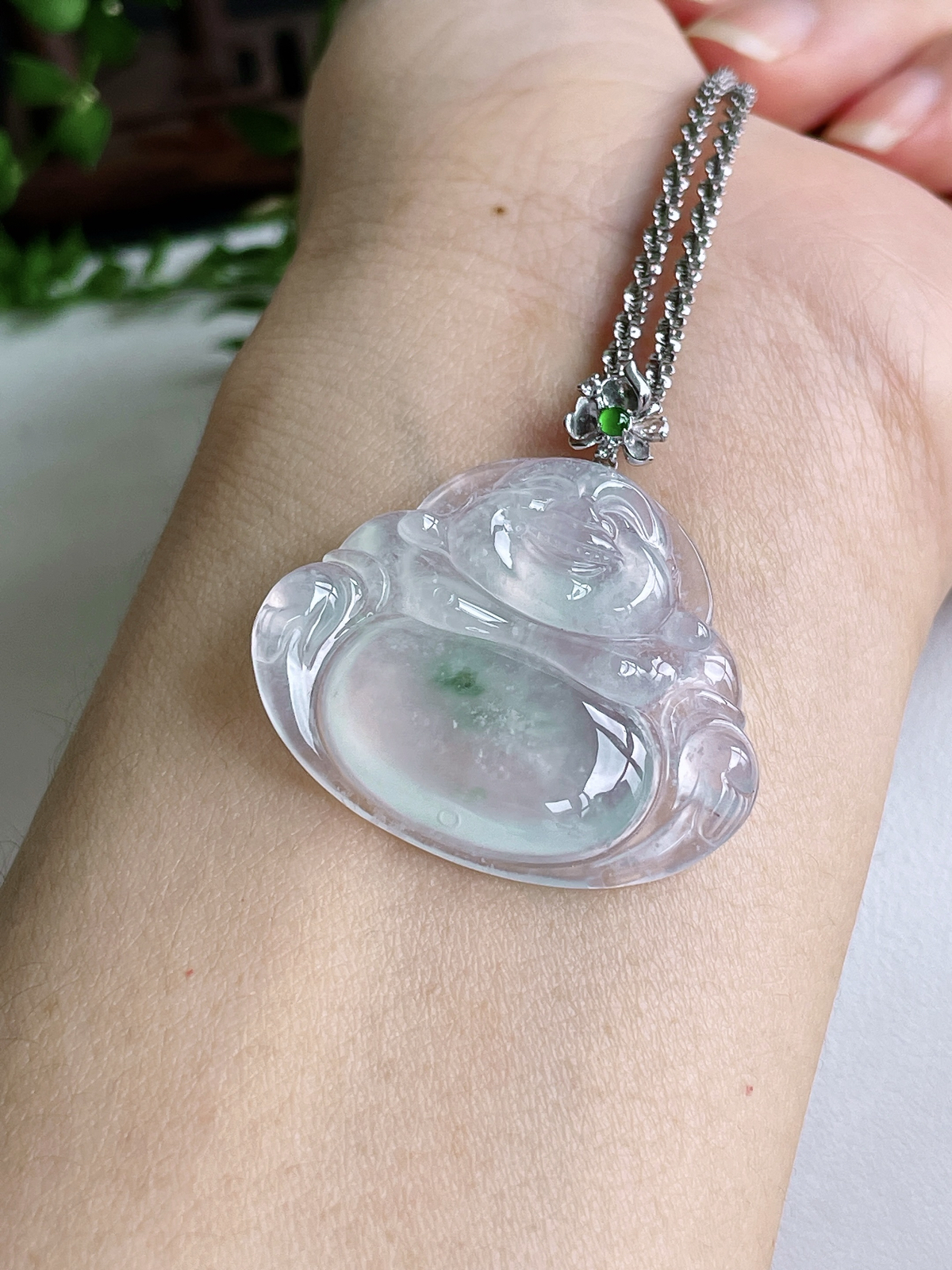 【镶嵌】冰飘花佛公吊坠  
【说明】缅料 18k金镶嵌 性价比高  
【整体】37
【裸石】34.7-30-5.5