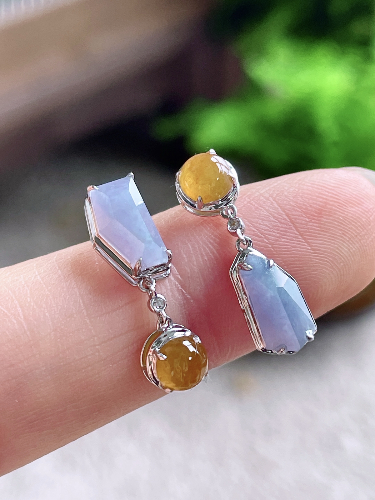 【镶嵌】冰紫罗兰随形耳坠
【说明】缅料 18k金镶嵌 性价比高  
【整体】21-5.3-4.5
