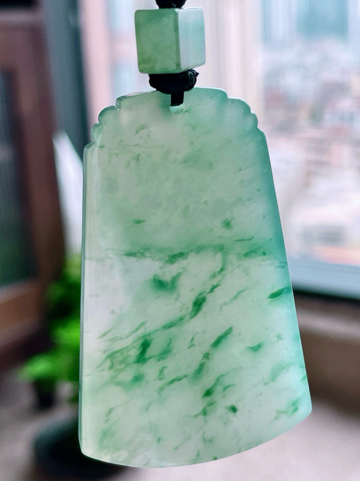 【裸石】冰飘绿花无事牌吊坠
【说明】缅料 性价比高  飘花
【尺寸】54-34.5-5.7