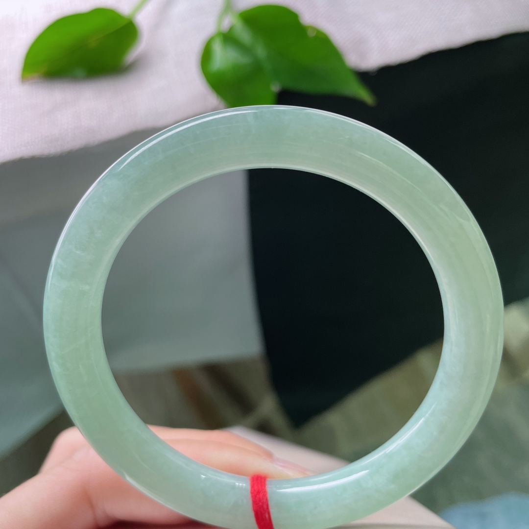 60.4/9.9果绿圆条，大圈口，料子细腻干净，心有清绿，自在欢喜，ss48994a