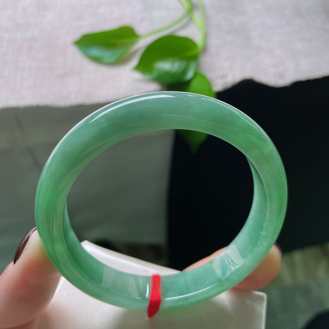 56.3/11.4/7.4，绿底正圈，绿意盎然，连绵不绝，好似群山万壑，朝气蓬勃，ss50161a