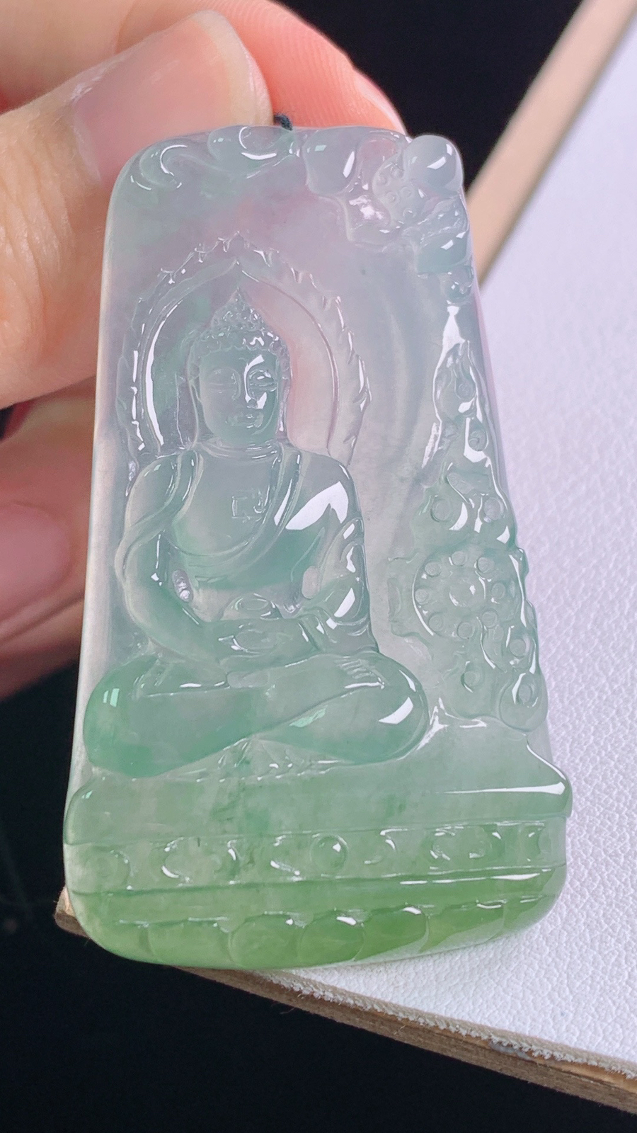 冰晴大日如来
种色俱佳，清透细腻
尺寸:51.6-30.3-5.0mm