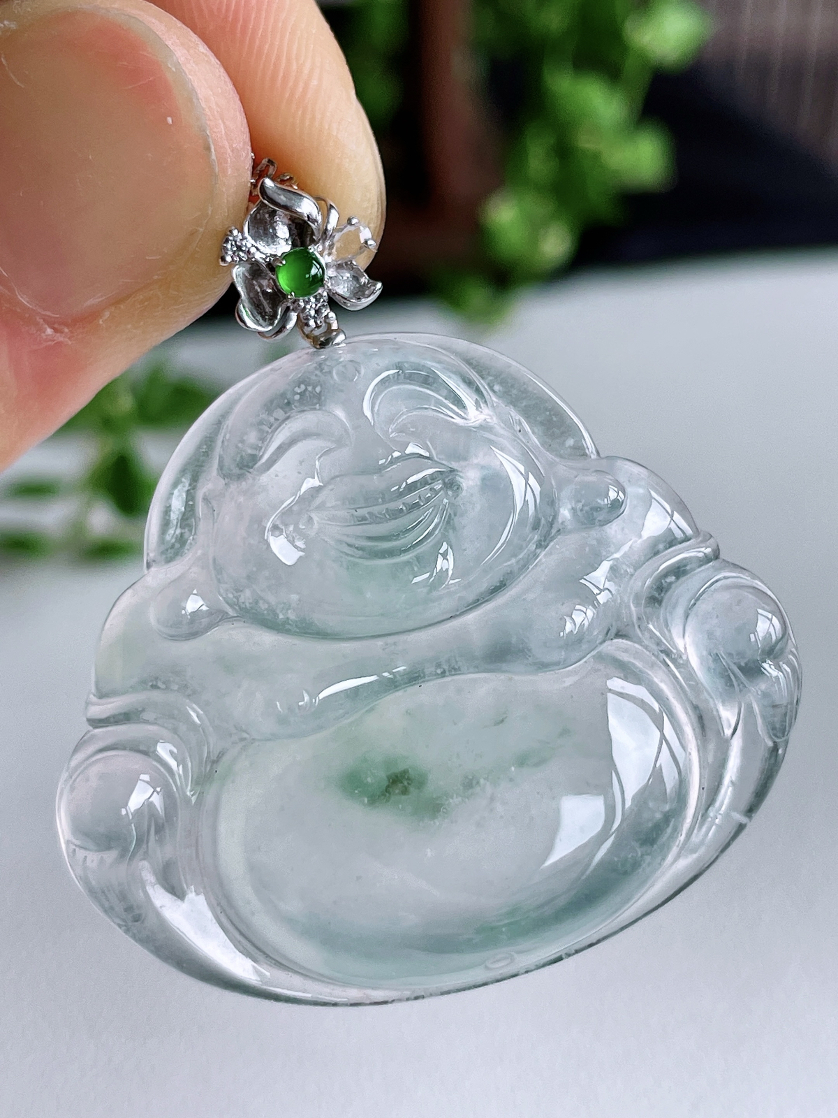 【镶嵌】冰飘花佛公吊坠  
【说明】缅料 18k金镶嵌 性价比高  
【整体】37
【裸石】34.