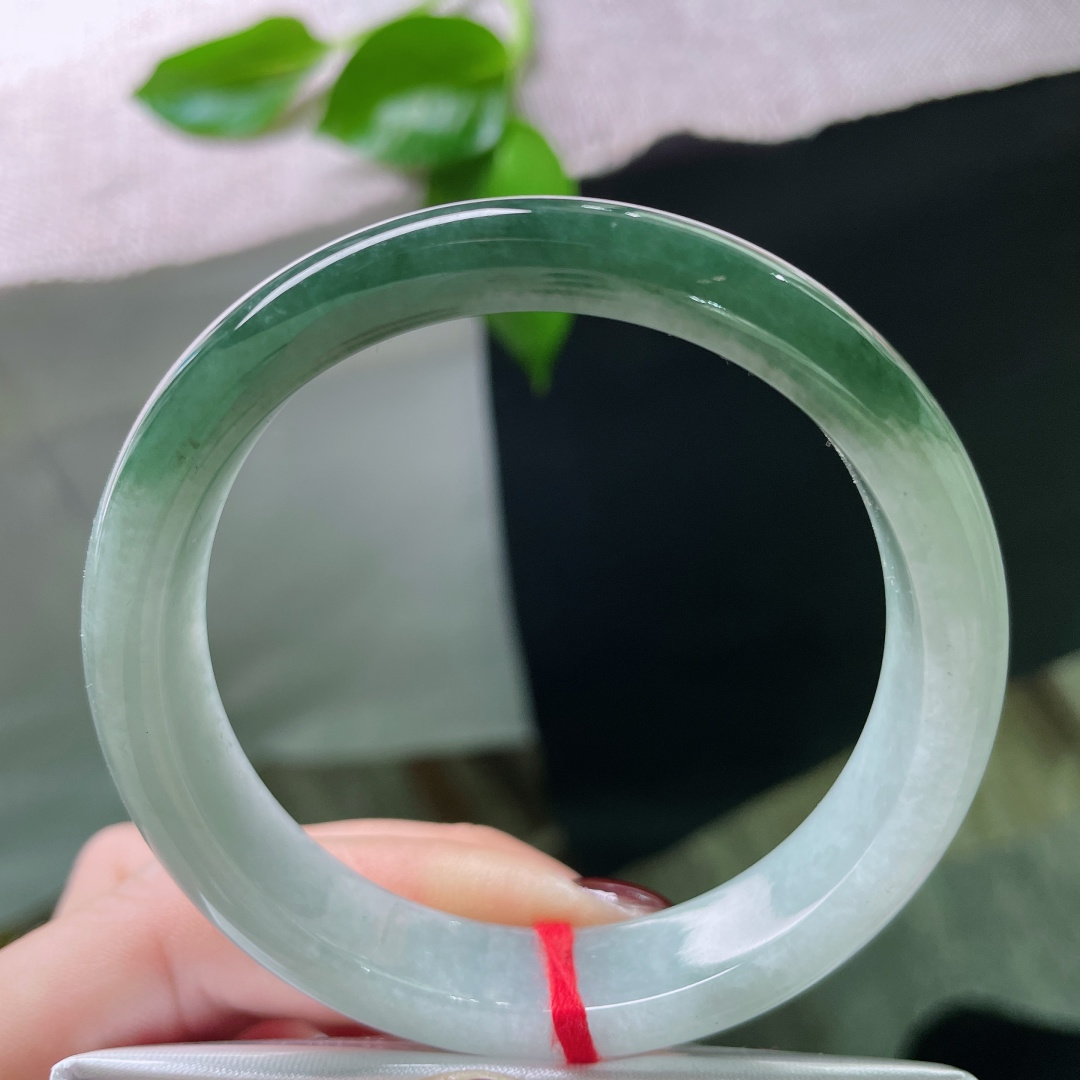 55.3/11.5/7.5，半山半水正圈，油性好，种老，青白分明，别有意境，色纹，ss49307a