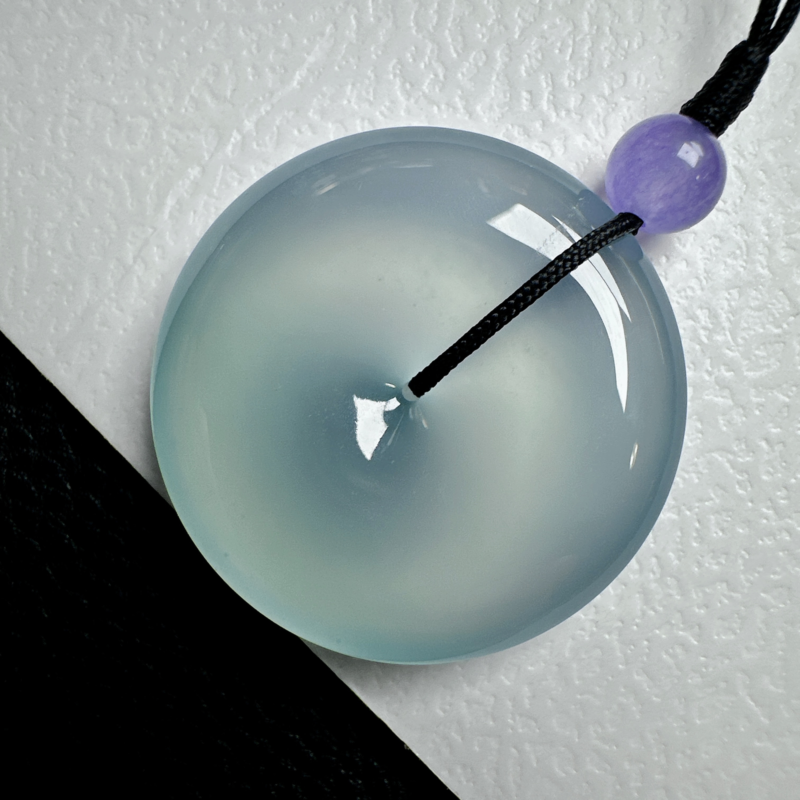 【冰种天空蓝平安扣】质地非常细腻干净，冰润十足，种老冰透，收藏品质