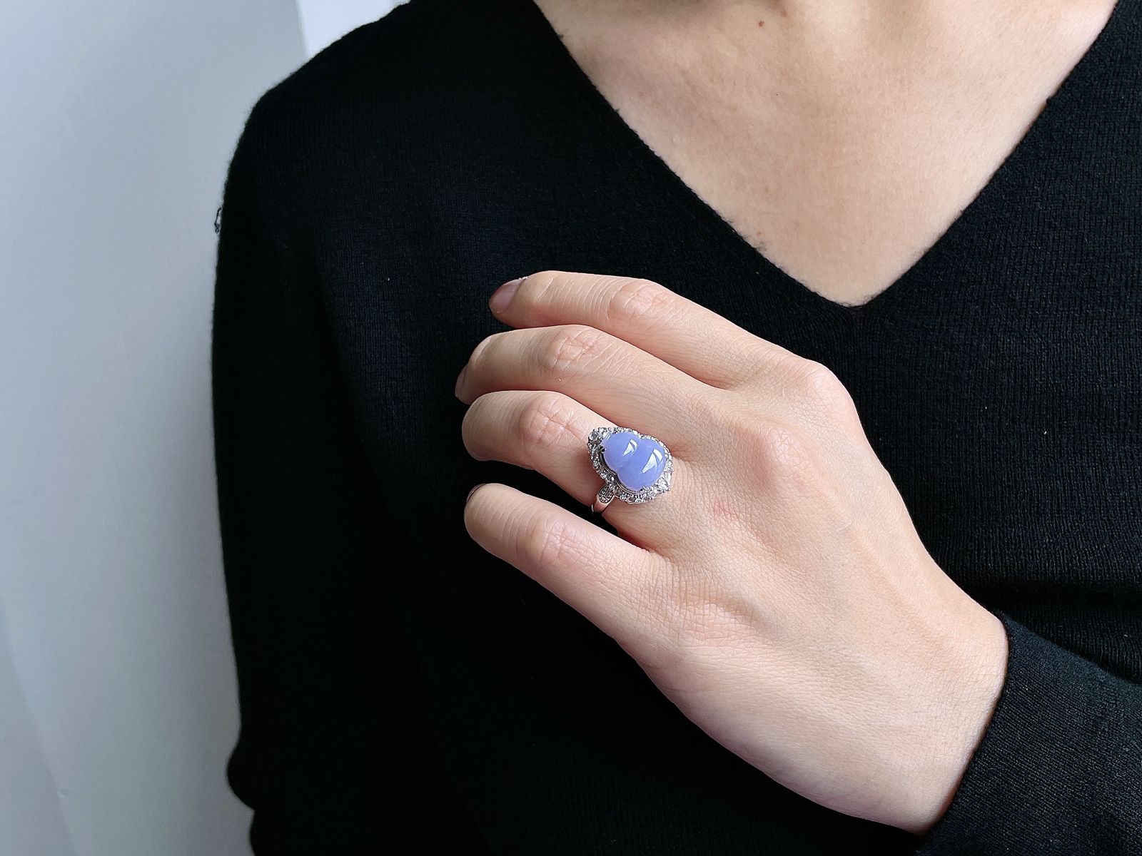 【镶嵌】紫罗兰葫芦两用款（戒指，吊坠）  
【说明】缅料 18k金镶嵌 性价比高  
【整体】28.7-15-11.4
【裸石】13.7-11.4-3
【圈口】14号