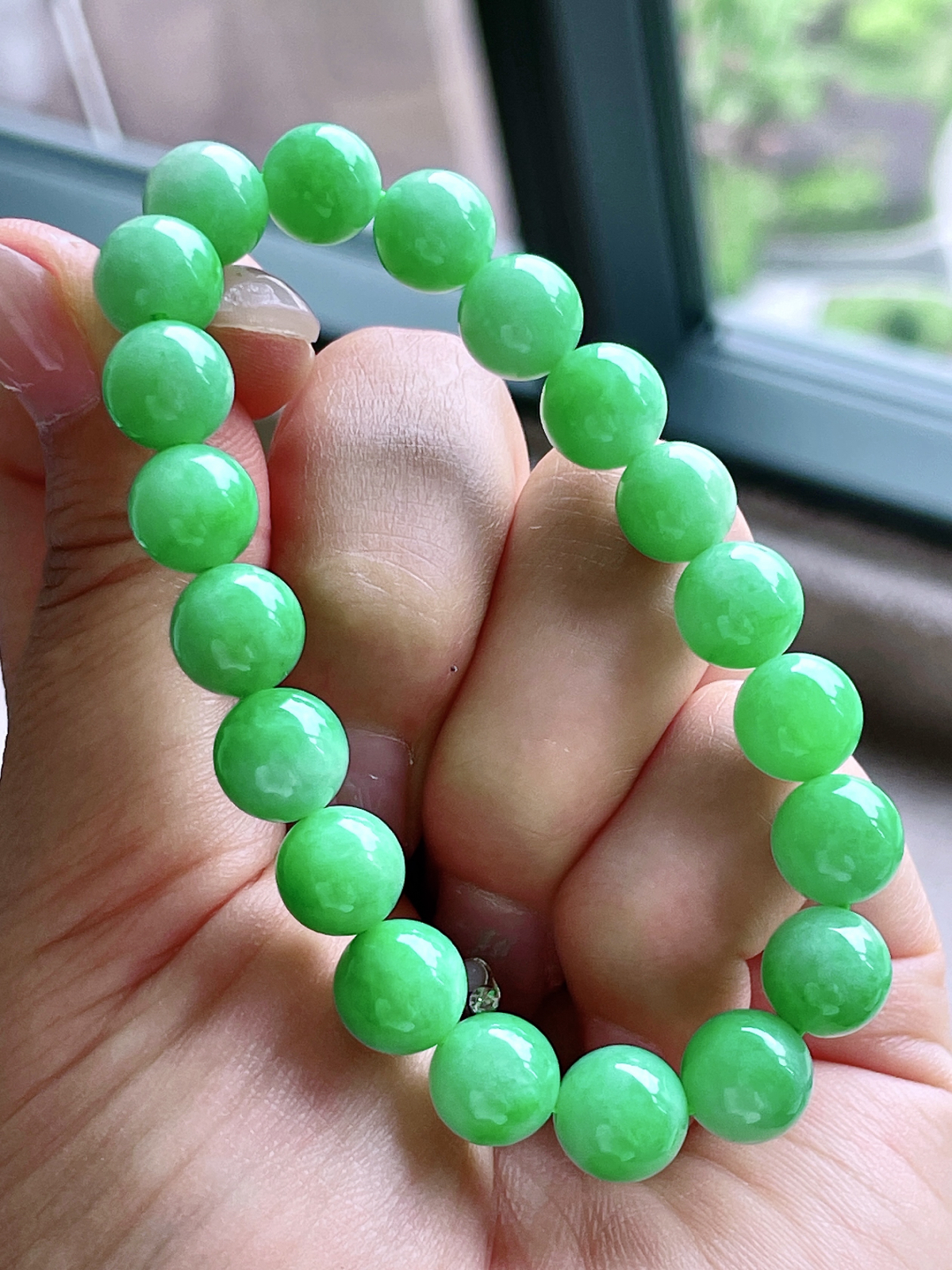 冰阳绿圆珠珠子手串
【尺寸】9mm