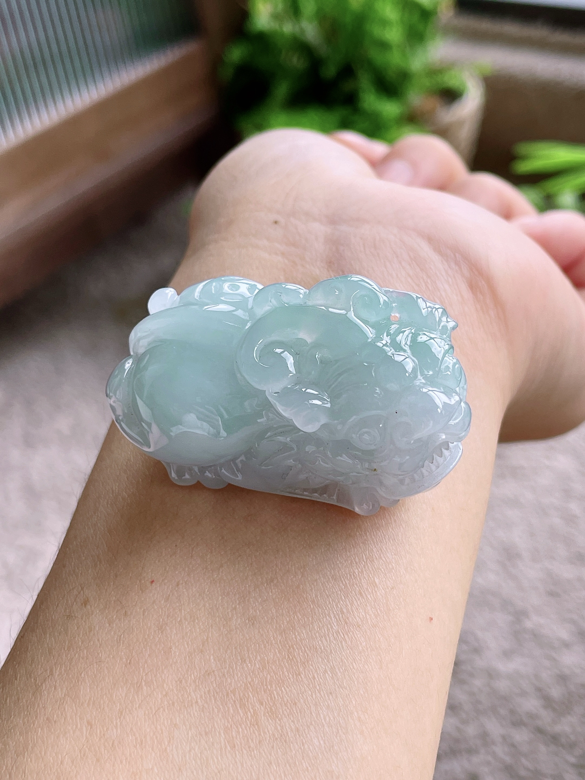 【裸石】冰晴水貔貅吊坠
【说明】缅料 性价比高  
【尺寸】47.4-26.4-23