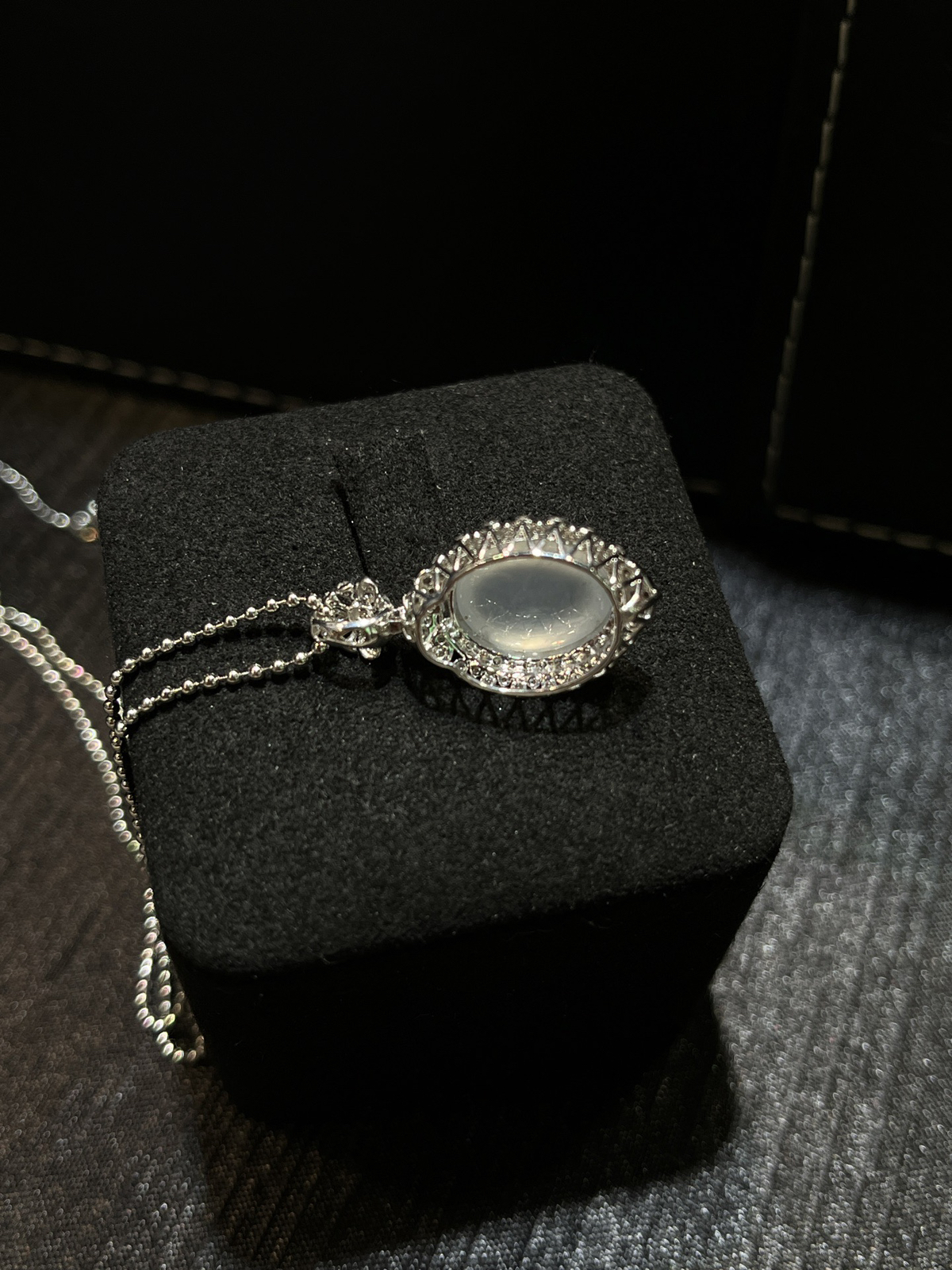 冰种蛋面……
-

尺寸看图一
18k金镶嵌