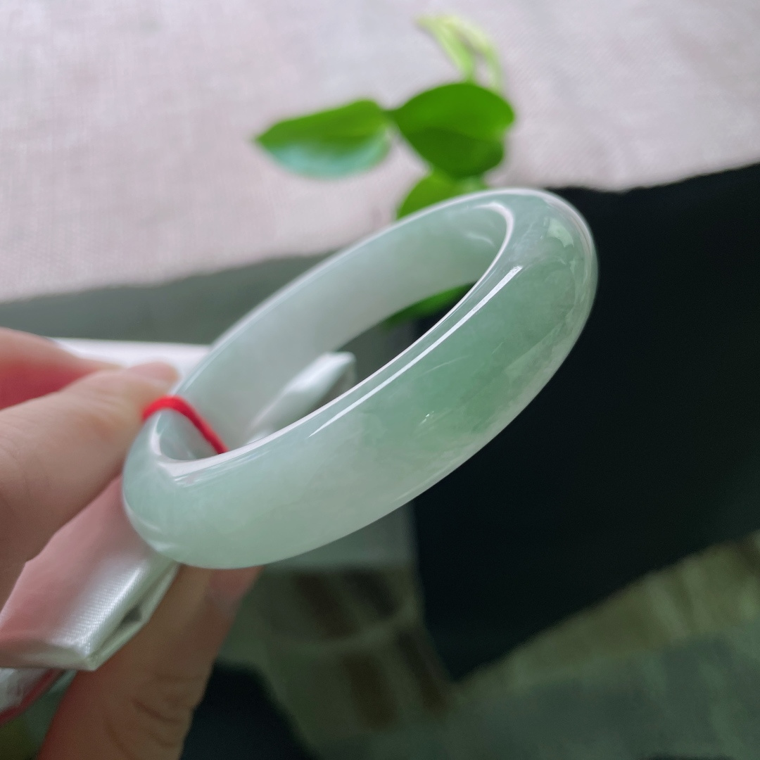 52.5/12.9/8.3，淡绿底正圈，一抹油青点缀其中，江南烟雨皆痴缠，ss49266a