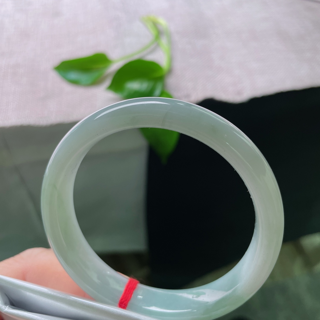 56.1/12.5/7.2，淡绿底正圈，肉质细腻干净，柔情似水，佳期如梦，细纹，ss49314a