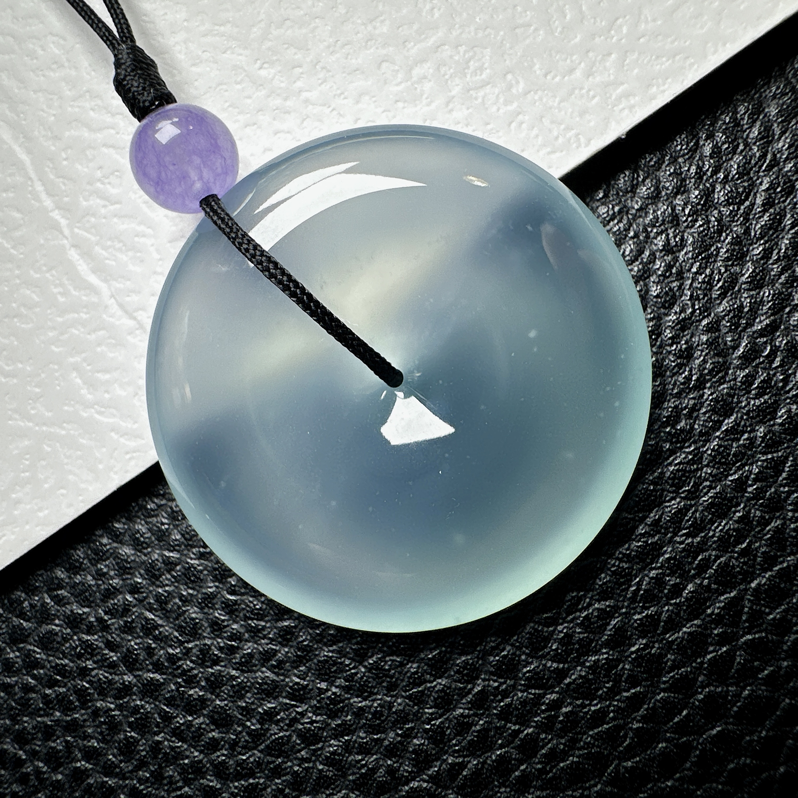 【冰种天空蓝平安扣】质地非常细腻干净，冰润十足，种老冰透，收藏品质