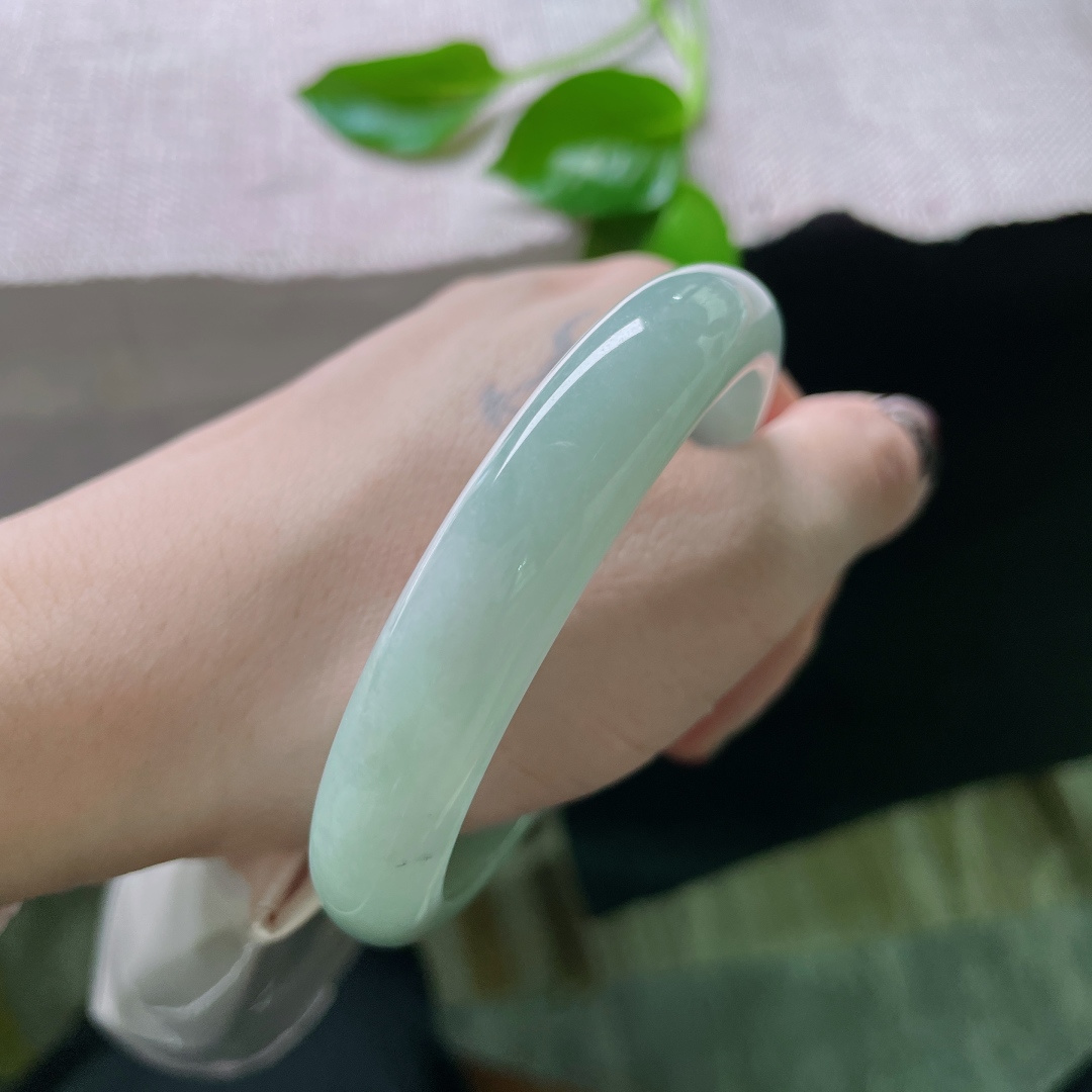 57.8/11.6/7.5，绿底正圈，底子干净清爽，色泽均匀，淡雅倾心，ss49532a