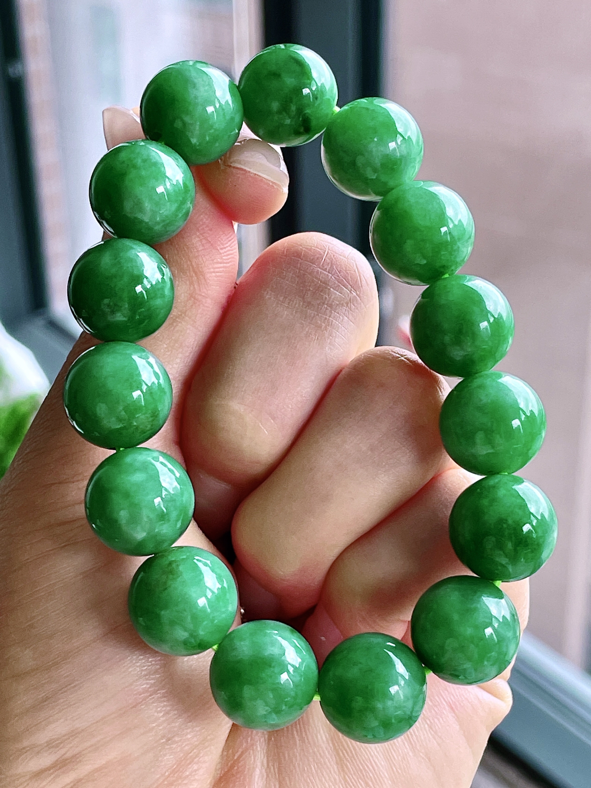 【珠子】冰阳绿手串圆珠珠子手串
【说明】缅料 性价比高  
【尺寸】14.4mm